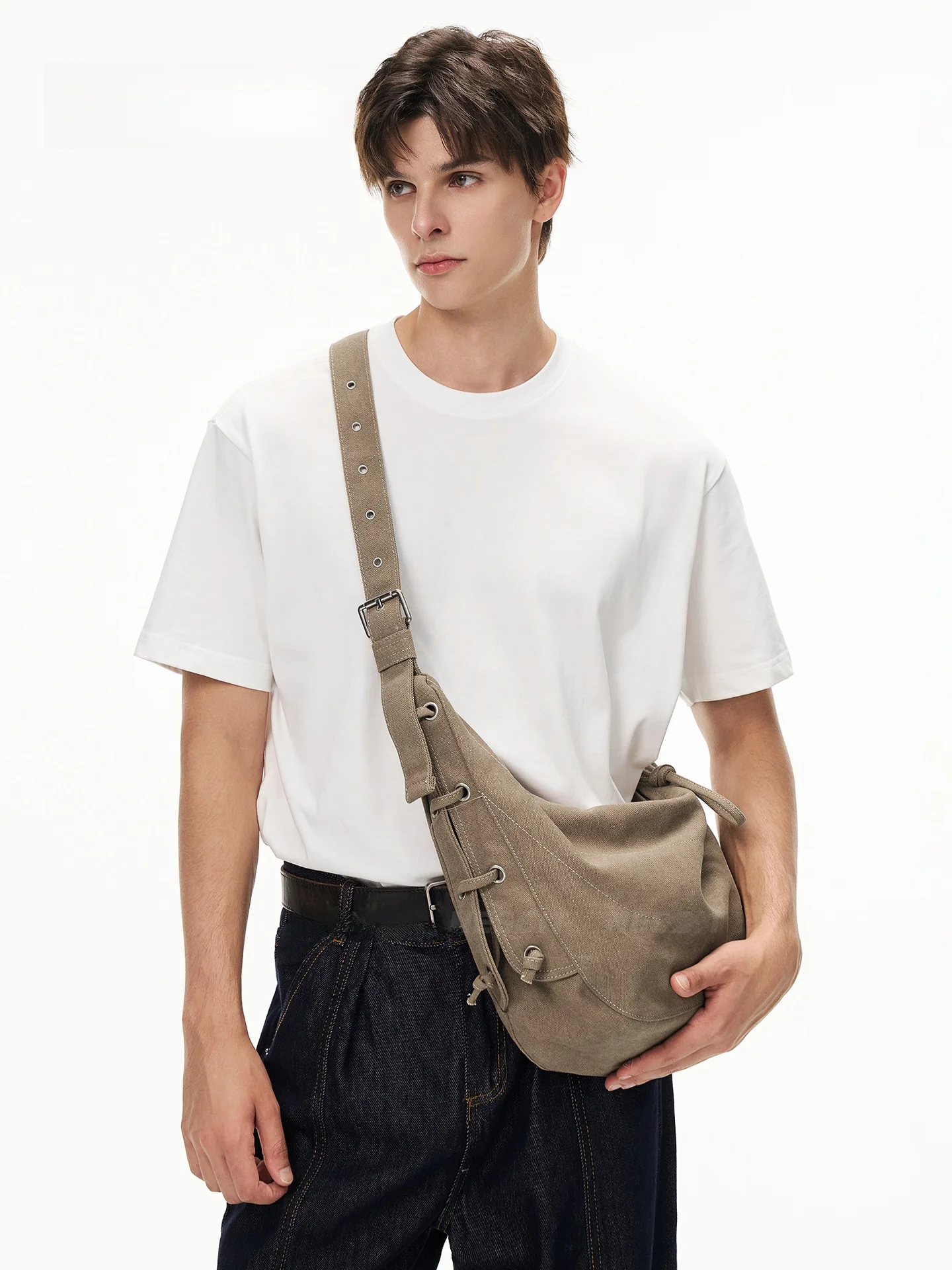 Nesbit Pinocho Retro Simple Men's Canvas Bag Large Capacity Commuter Crossbody Bag Wanderlust Bag Soft Casual Leisure Backpack
Nesbit Pinocho Retro Simple Men's Canvas Bag Large Capacity Commuter Crossbody Bag Wanderlust Bag Soft Casual Leisure Backpack