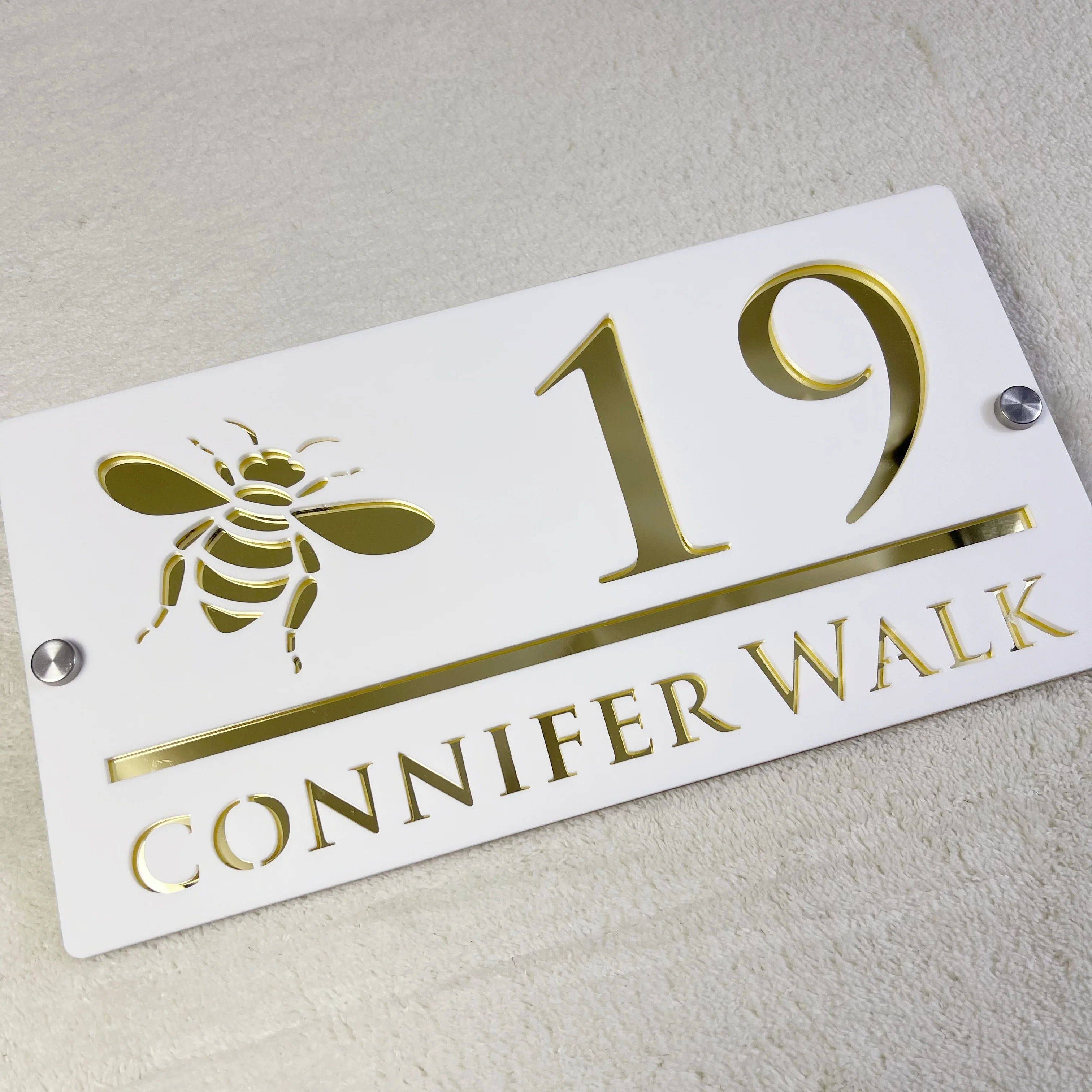 Modern Personalized Acrylic House Number Plaque Bee Design Custom Outdoor Address Sign Waterproof Laser Cut Door Villa Garden
Modern Personalized Acrylic House Number Plaque Bee Design Custom Outdoor Address Sign Waterproof Laser Cut Door Villa Garden