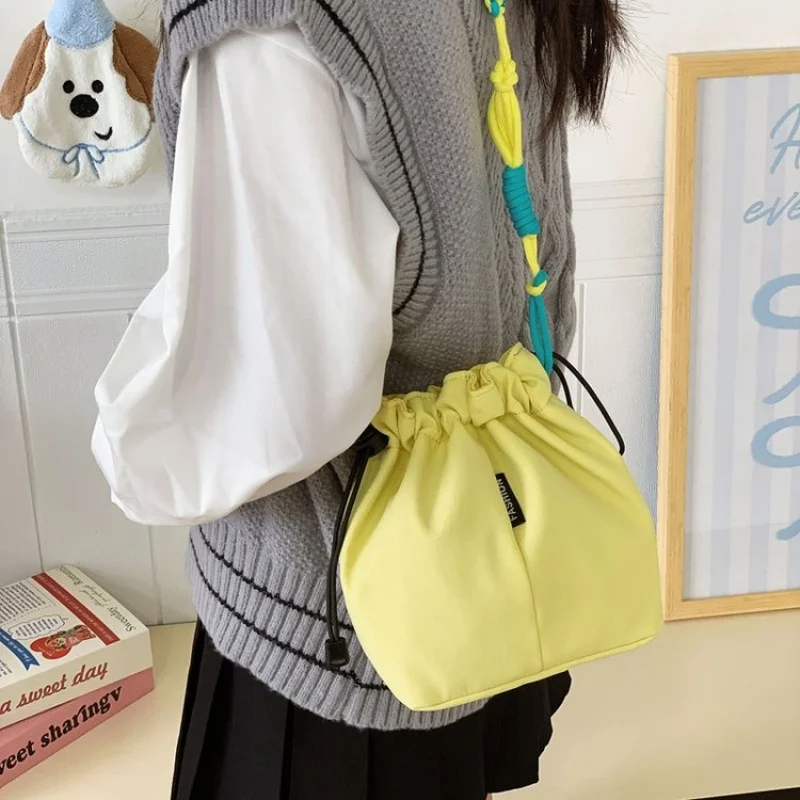 High-End Women's Messenger Bag Made Of Premium Leather Boasting Paris Inspired And Vintage Tidy Style
High-End Women's Messenger Bag Made Of Premium Leather Boasting Paris Inspired And Vintage Tidy Style