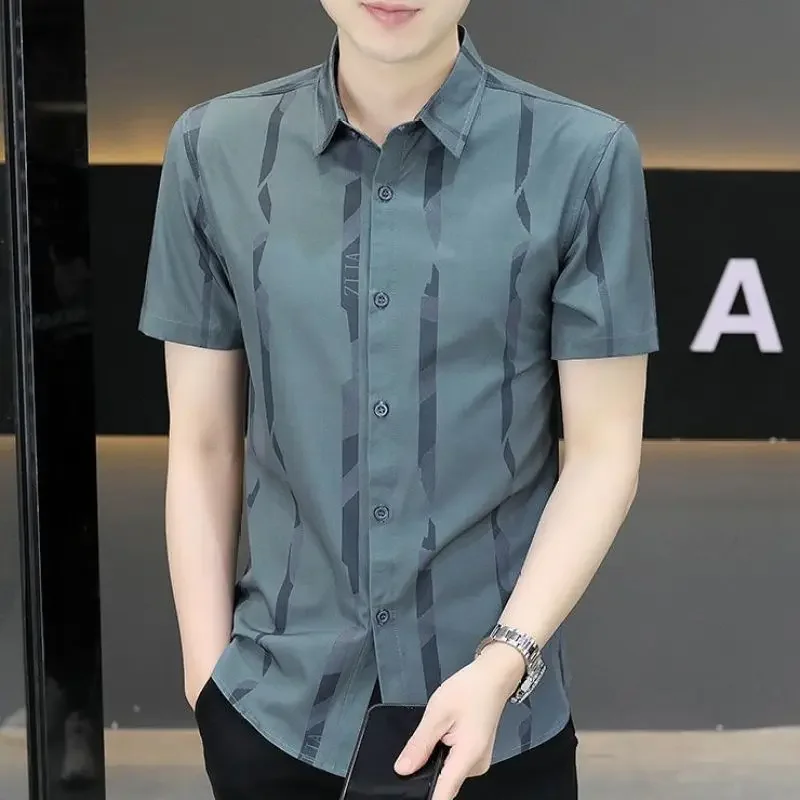 Vintage Shirt Men Summer Turn-down Collar Business Short Sleeve Tees Stripe Printing Polo Wrinkle Resistant Casual Fashion Tops
Vintage Shirt Men Summer Turn-down Collar Business Short Sleeve Tees Stripe Printing Polo Wrinkle Resistant Casual Fashion Tops