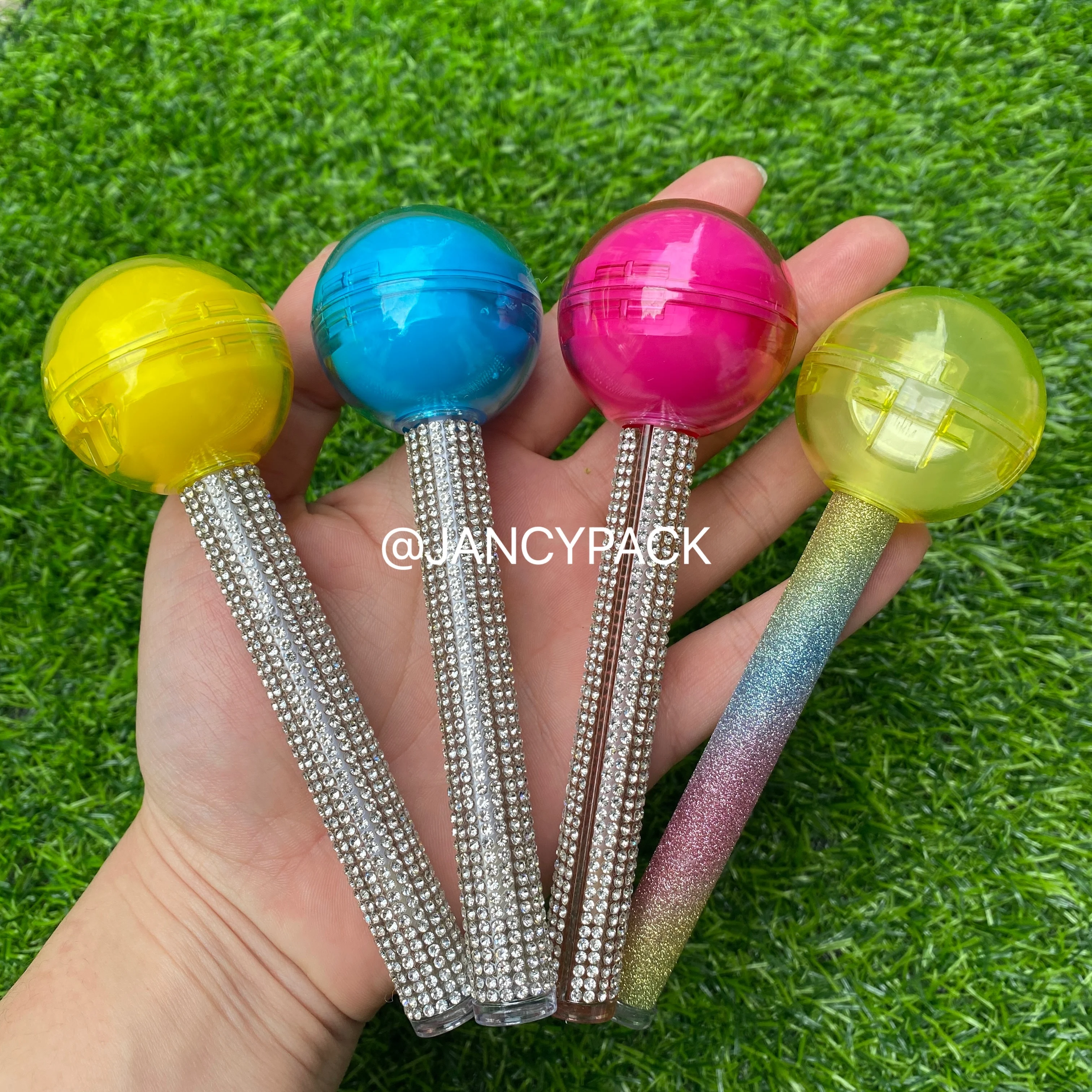 Creative Lollipop Shape Lip Gloss Tube Empty Lip balm Container DIY Bottles Makeup Container With Brush Refillable Packaging
Creative Lollipop Shape Lip Gloss Tube Empty Lip balm Container DIY Bottles Makeup Container With Brush Refillable Packaging