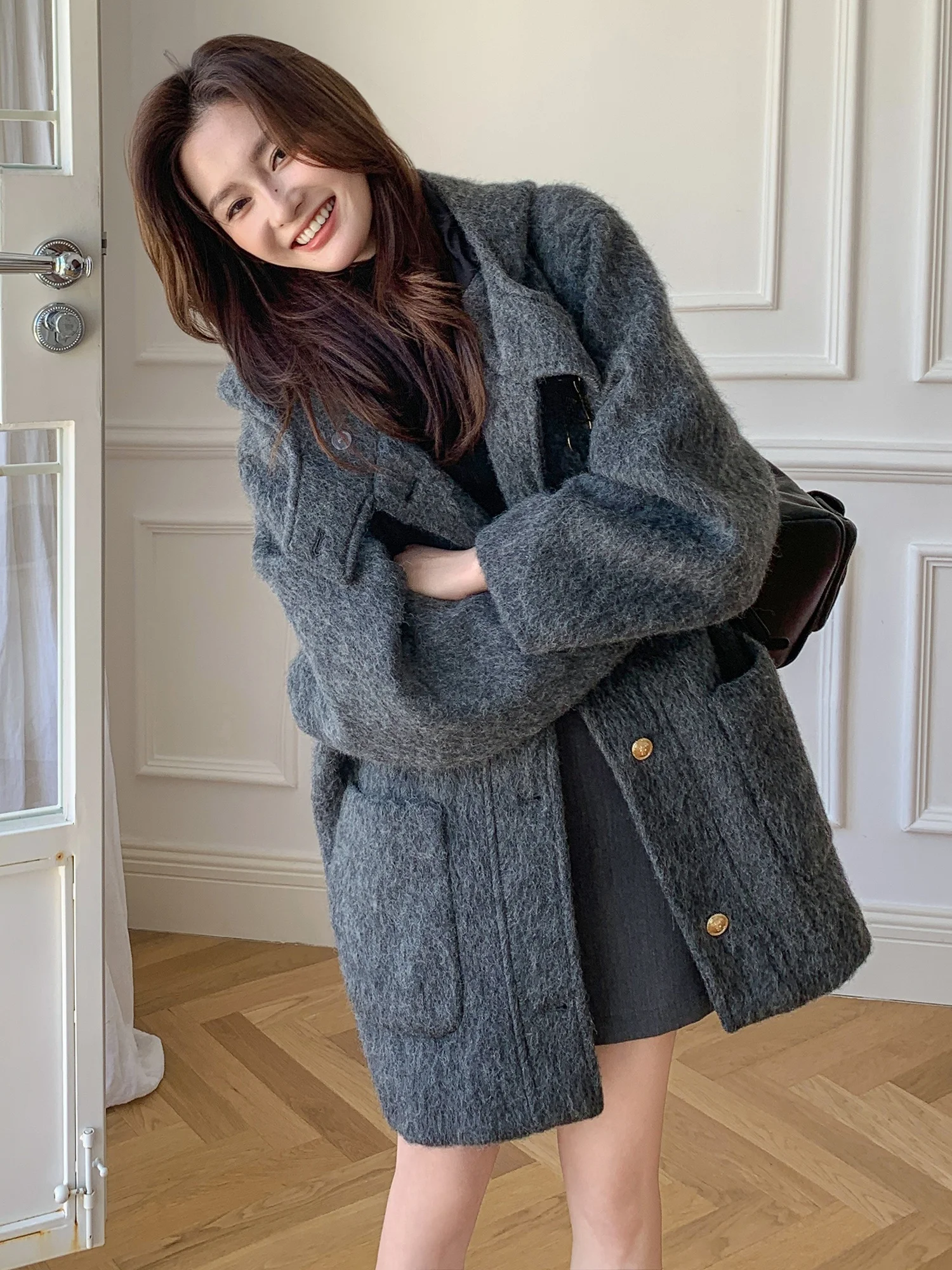 Женское шерстяное пальто MI ey с капюшоном, маленький размер, новое, зимнее, утепленное, из кашемира, с длинными рукавами, средней длины, на одной пуговице
Женское шерстяное пальто MI ey с капюшоном, маленький размер, новое, зимнее, утепленное, из кашемира, с длинными рукавами, средней длины, на одной пуговице