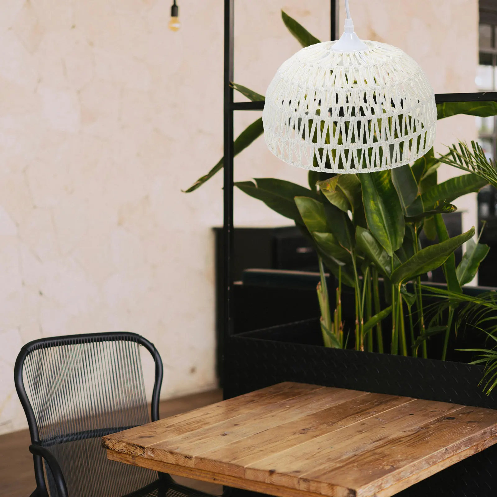 Hand-Woven Rattan Pendant Light Vintage Single Head Eu Plug Durable Bamboo Material Easy Install Home Decor Woven Ceiling Light
Hand-Woven Rattan Pendant Light Vintage Single Head Eu Plug Durable Bamboo Material Easy Install Home Decor Woven Ceiling Light