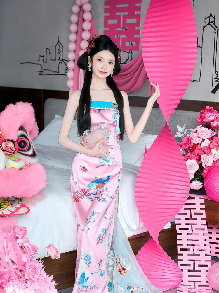 New Chinese Style Morning Robe Women's Bride Improved Drinking Ceremony Fashionable Long Tail Traditional Costume
New Chinese Style Morning Robe Women's Bride Improved Drinking Ceremony Fashionable Long Tail Traditional Costume