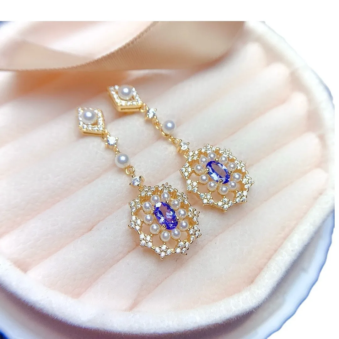 Шикарные элегантные дизайнерские серьги-гвоздики с танзанитом из серебра 925 пробы. Потрясающие женские модные украшения для дизайнера.
Шикарные элегантные дизайнерские серьги-гвоздики с танзанитом из серебра 925 пробы. Потрясающие женские модные украшения для дизайнера.