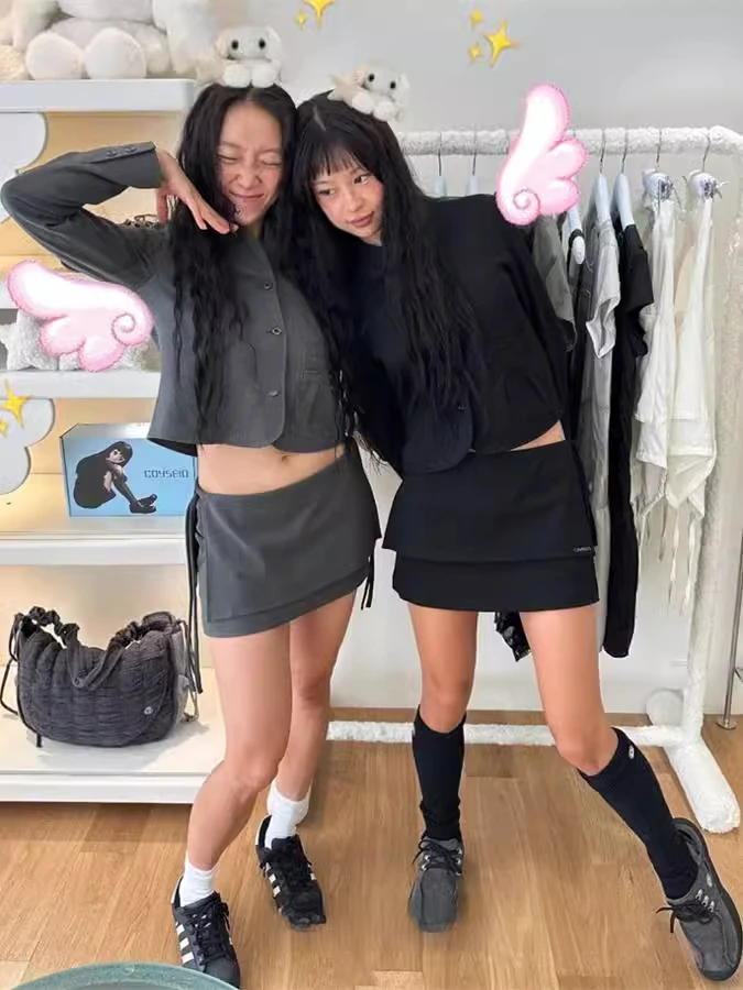 Japanese Vintage Preppy Style Single Breasted Blazer Coat + High Waist Pleated Skirt 2 Piece Sets Womens Outfits Casual Suits
Japanese Vintage Preppy Style Single Breasted Blazer Coat + High Waist Pleated Skirt 2 Piece Sets Womens Outfits Casual Suits