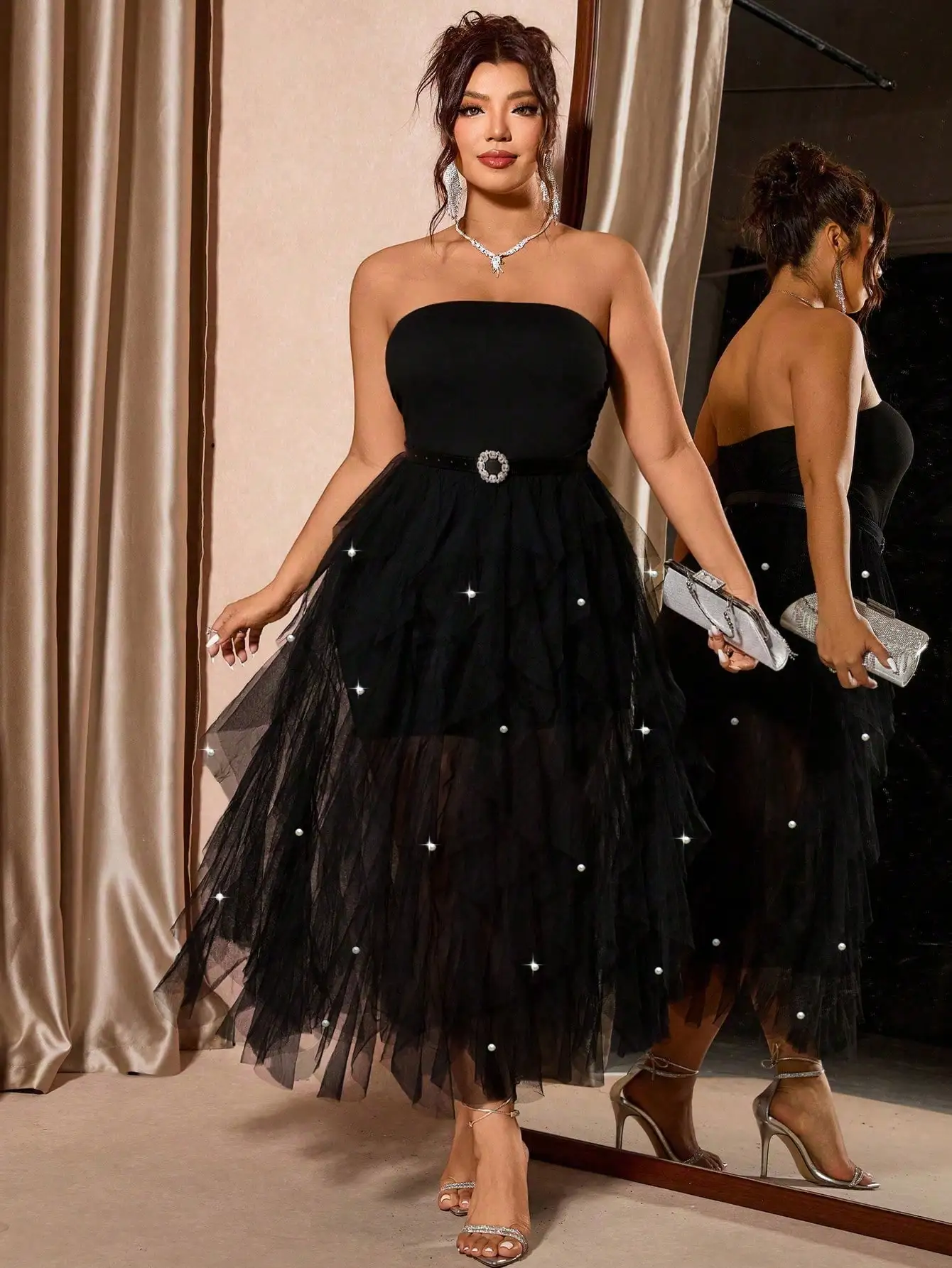 Black Strapless Tulle Layered Evening Dress with Faux Pearls and Belt
Black Strapless Tulle Layered Evening Dress with Faux Pearls and Belt
