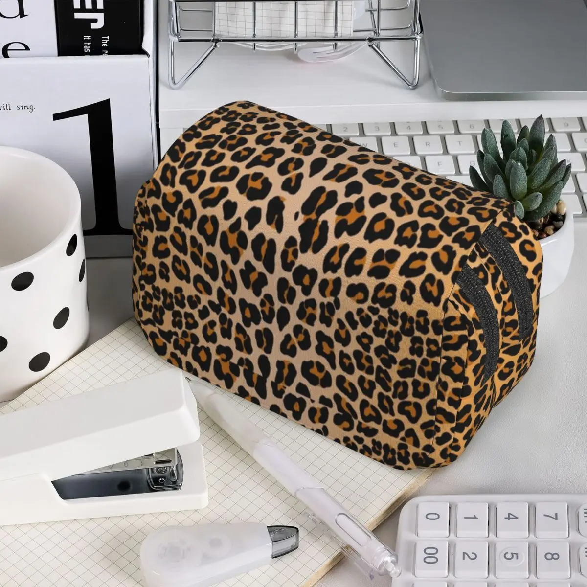 Leopard Print Pencil Case for Studen Gifts Pen Box Pencil Bag Stationery Supplies Pen Holder Bag
Leopard Print Pencil Case for Studen Gifts Pen Box Pencil Bag Stationery Supplies Pen Holder Bag
