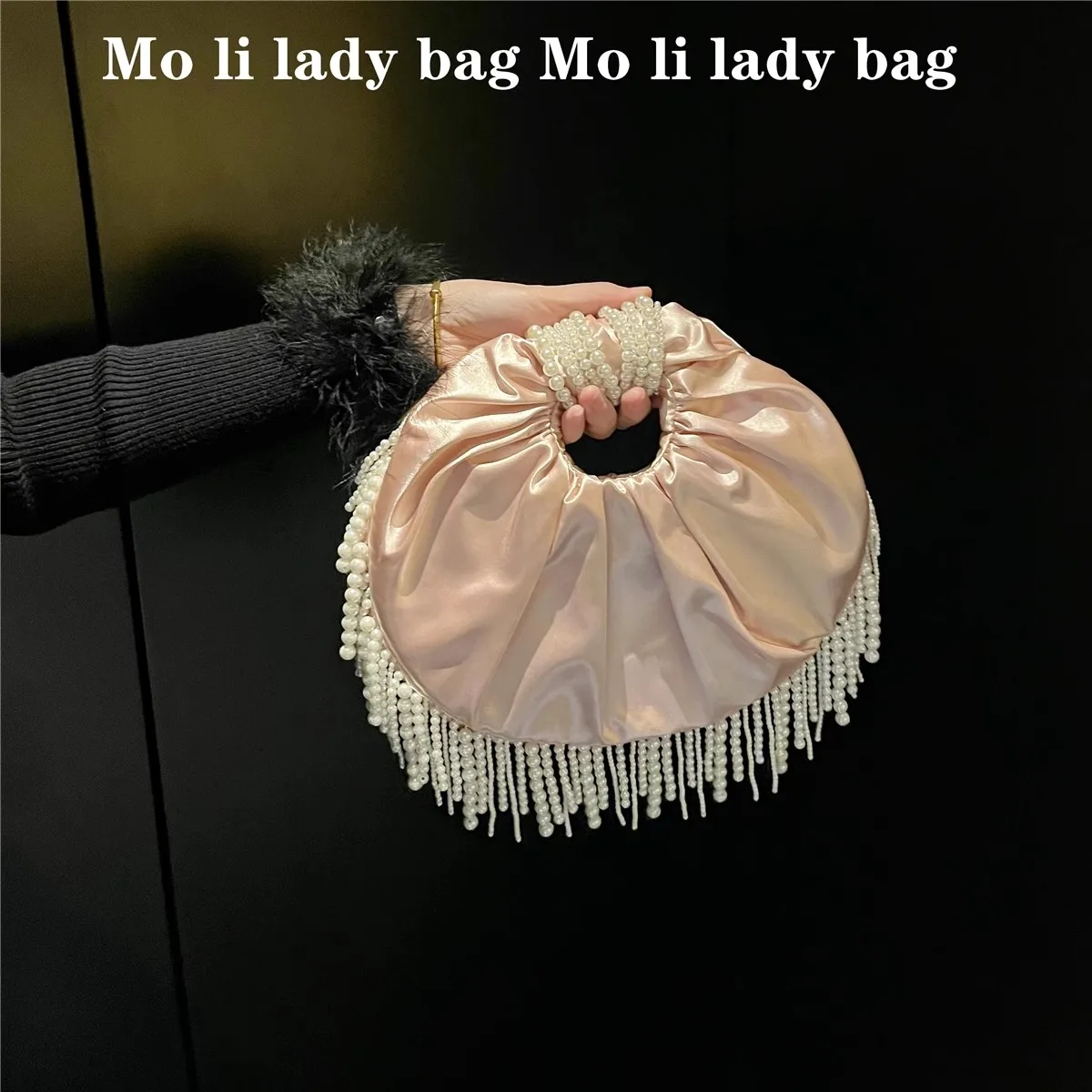Beads Beading Tassel Handmade Women's Handbag Luxury Satin Pleated Circular Bag Fashion Evening Bag Wedding Party Clutch Purse
Beads Beading Tassel Handmade Women's Handbag Luxury Satin Pleated Circular Bag Fashion Evening Bag Wedding Party Clutch Purse