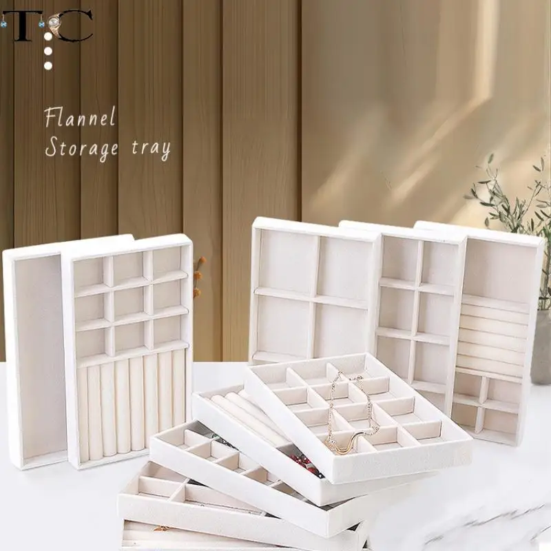 1 шт. Бежевый бархатный лоток для украшений: подставка для серег, колец, простая шкатулка для хранения, органайзер для ювелирных изделий на рабочий стол
1 шт. Бежевый бархатный лоток для украшений: подставка для серег, колец, простая шкатулка для хранения, органайзер для ювелирных изделий на рабочий стол