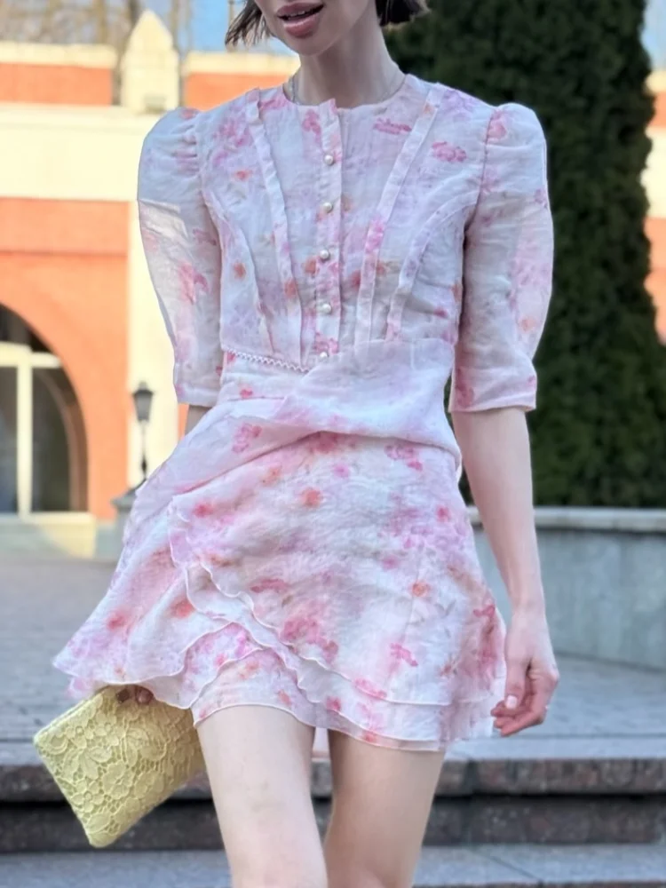 France Vintage Waist Slimming Set Women Floral Print Puff Sleeve Cropped Top and Tiered Mini Skirt Fashion Two-piece Set Summer
France Vintage Waist Slimming Set Women Floral Print Puff Sleeve Cropped Top and Tiered Mini Skirt Fashion Two-piece Set Summer