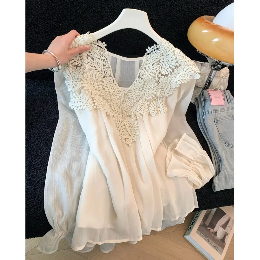 Женская шифоновая блузка с кружевными вставками, V-образным вырезом, летняя, свободного кроя, с рукавами-фонариками, с кружевной отделкой, топ-халтер, оригинальная модель D...
Женская шифоновая блузка с кружевными вставками, V-образным вырезом, летняя, свободного кроя, с рукавами-фонариками, с кружевной отделкой, топ-халтер, оригинальная модель D...