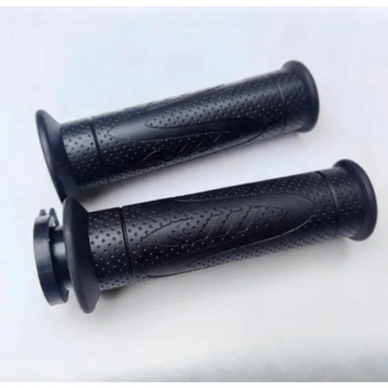 Ручки руля мотоцикла (левая и правая) подходят для Benelli BJ600GS, TNT600, BJ300GS, BN302, TNT 300, 600, 1130, TRK502, 502X, 502C
Ручки руля мотоцикла (левая и правая) подходят для Benelli BJ600GS, TNT600, BJ300GS, BN302, TNT 300, 600, 1130, TRK502, 502X, 502C