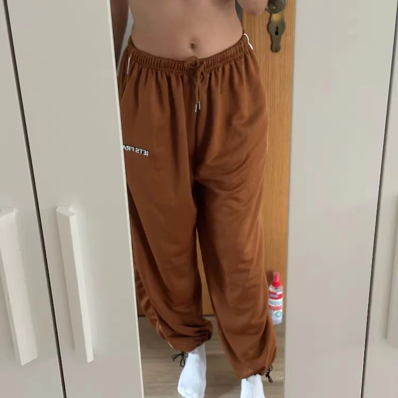 Спортивные брюки в стиле Y2K, черные, ретро, хип-хоп, больших размеров, женские, уличные, спортивные, свободные, для бега, с высокой талией, широкие штанины
Спортивные брюки в стиле Y2K, черные, ретро, хип-хоп, больших размеров, женские, уличные, спортивные, свободные, для бега, с высокой талией, широкие штанины