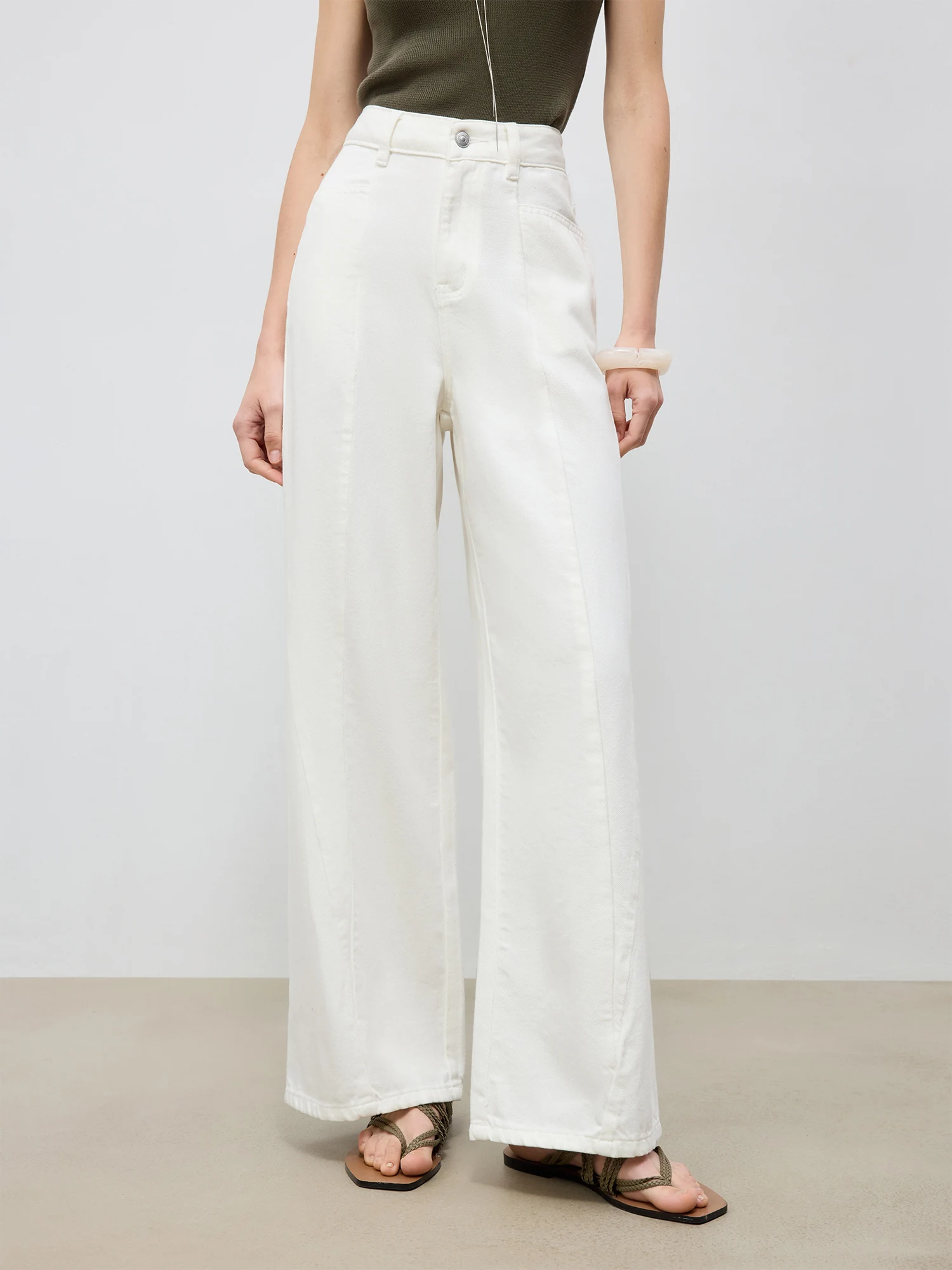 ZIQIAO Petite Size Design Split White Jeans Women 2025 New Style Pear-shaped Straight Wide-leg Pants 25ZQ92021
ZIQIAO Petite Size Design Split White Jeans Women 2025 New Style Pear-shaped Straight Wide-leg Pants 25ZQ92021