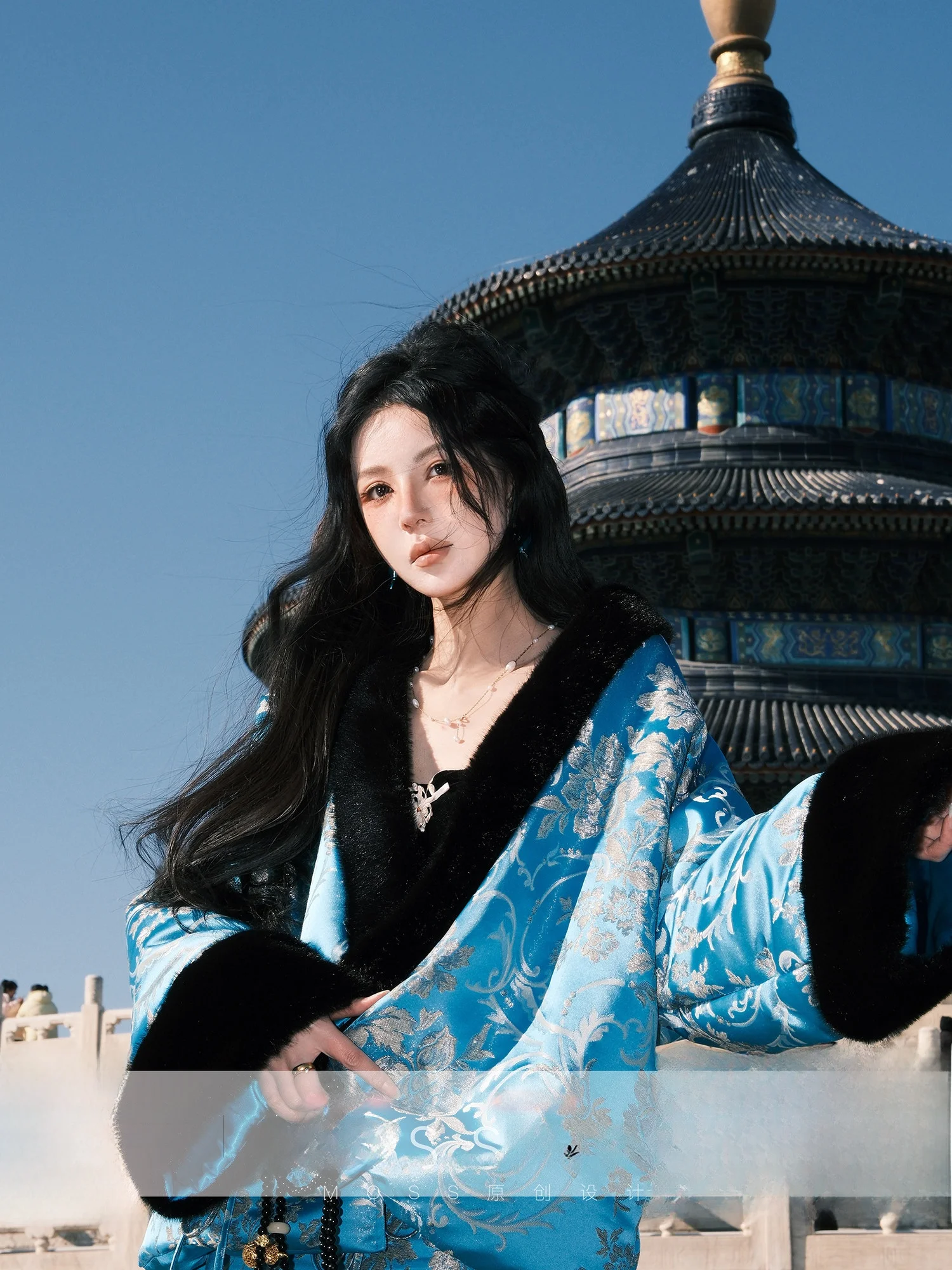 MOSS STUDIO Новинка: Зимний женский комплект из пуховика и хлопковой юбки в китайском стиле с цветочной вышивкой, теплый короткий пуховик
MOSS STUDIO Новинка: Зимний женский комплект из пуховика и хлопковой юбки в китайском стиле с цветочной вышивкой, теплый короткий пуховик