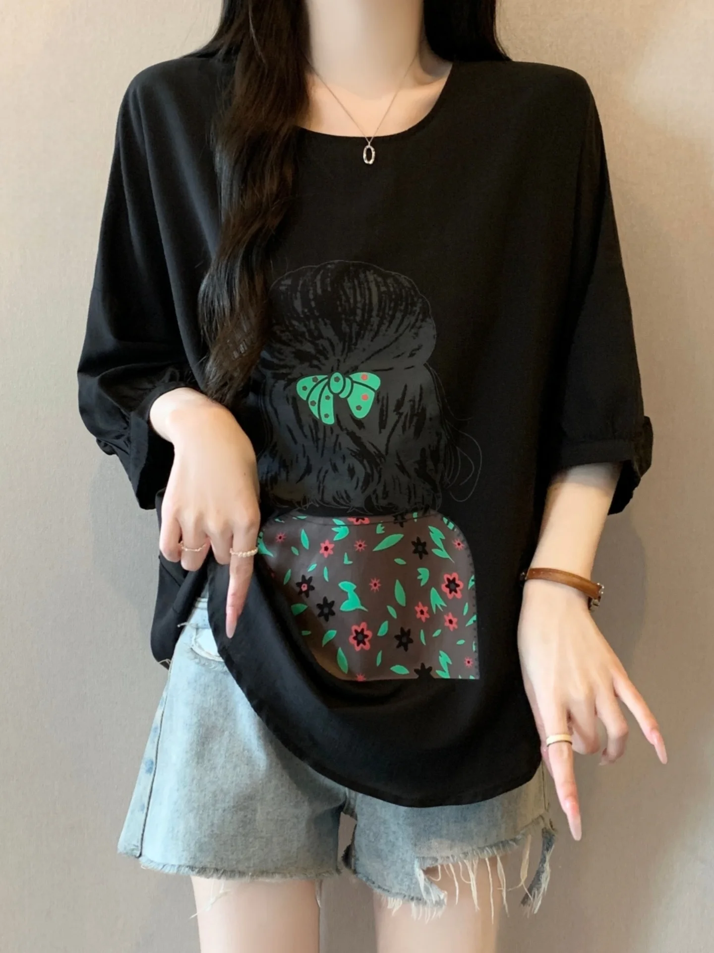 Slimming Floral Print Half Sleeve Base Shirt Women Summer 2026 New plus Size Loose Belly Covering Top Korean Style Commute
Slimming Floral Print Half Sleeve Base Shirt Women Summer 2026 New plus Size Loose Belly Covering Top Korean Style Commute