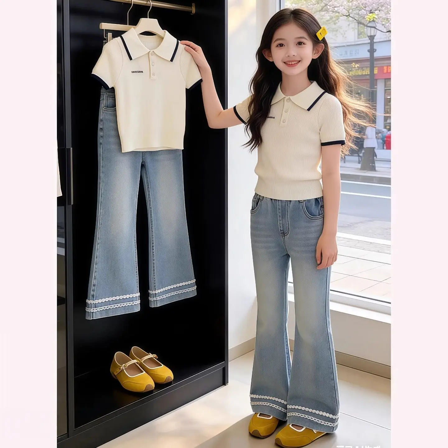Girls Turn-down Collar Knitted Short Sleeved Denim Flared Pants Set for Spring and Summer 2026 New Super Beautiful T-shirt Jeans
Girls Turn-down Collar Knitted Short Sleeved Denim Flared Pants Set for Spring and Summer 2026 New Super Beautiful T-shirt Jeans