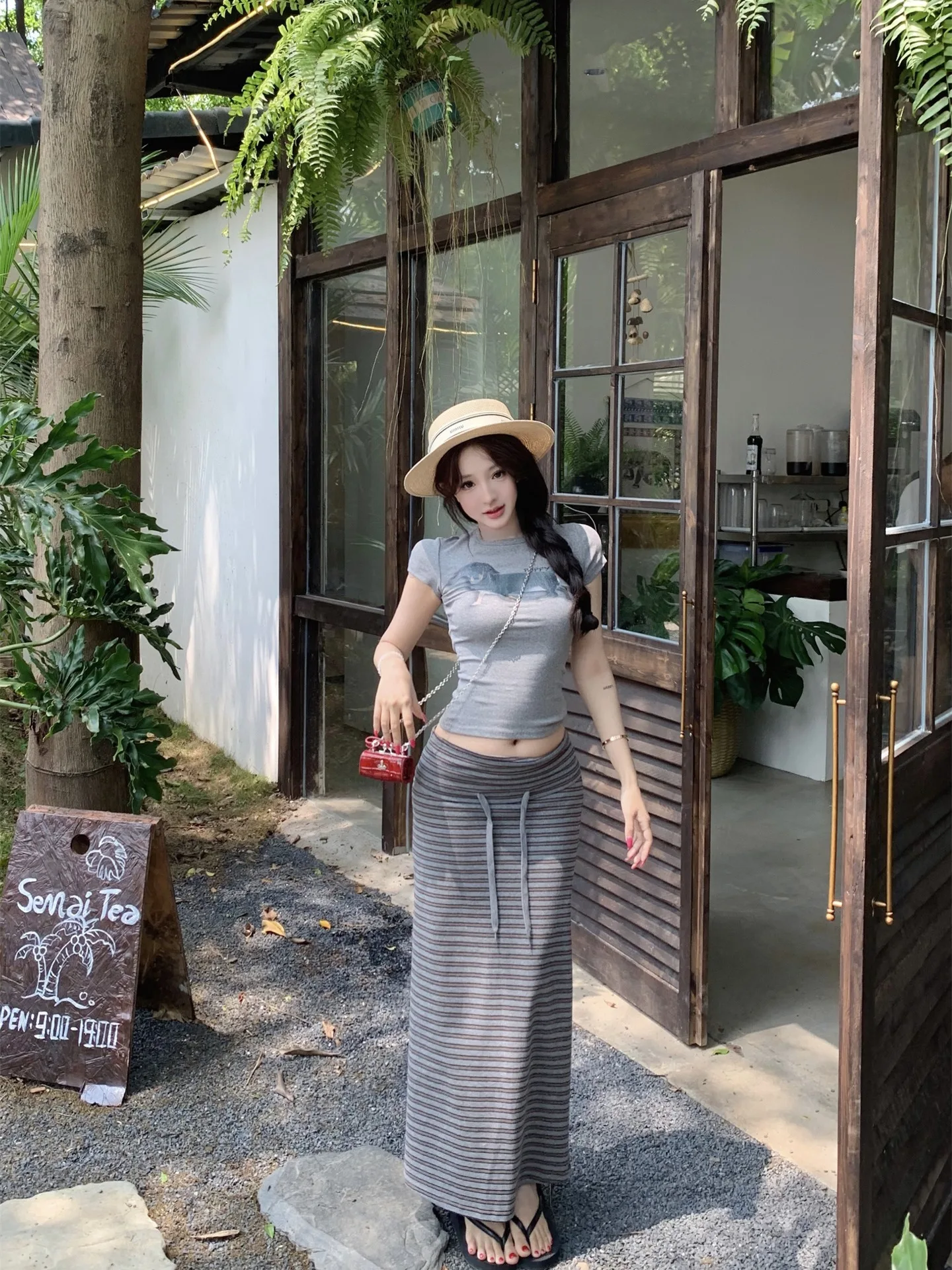 Grey Dog Print round Neck Short Sleeve T-Shirt Women's Summer Fashion Set Stripe Straight Half Skirt Two Piece Set
Grey Dog Print round Neck Short Sleeve T-Shirt Women's Summer Fashion Set Stripe Straight Half Skirt Two Piece Set