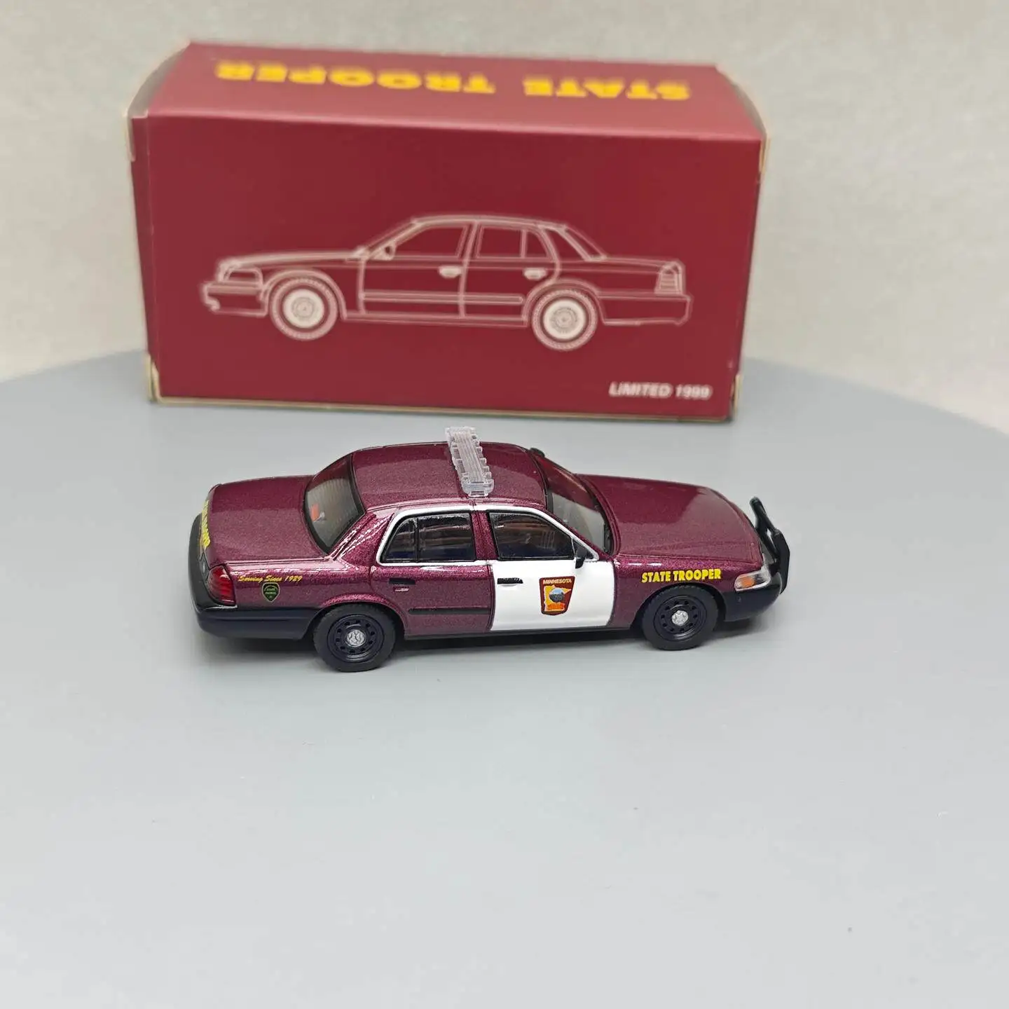 1:64 Crown Victoria Minnesota Patrol Police Vehicle Alloy simulation Mini Car Model Hobby Collection Decoration Toy Gift
1:64 Crown Victoria Minnesota Patrol Police Vehicle Alloy simulation Mini Car Model Hobby Collection Decoration Toy Gift