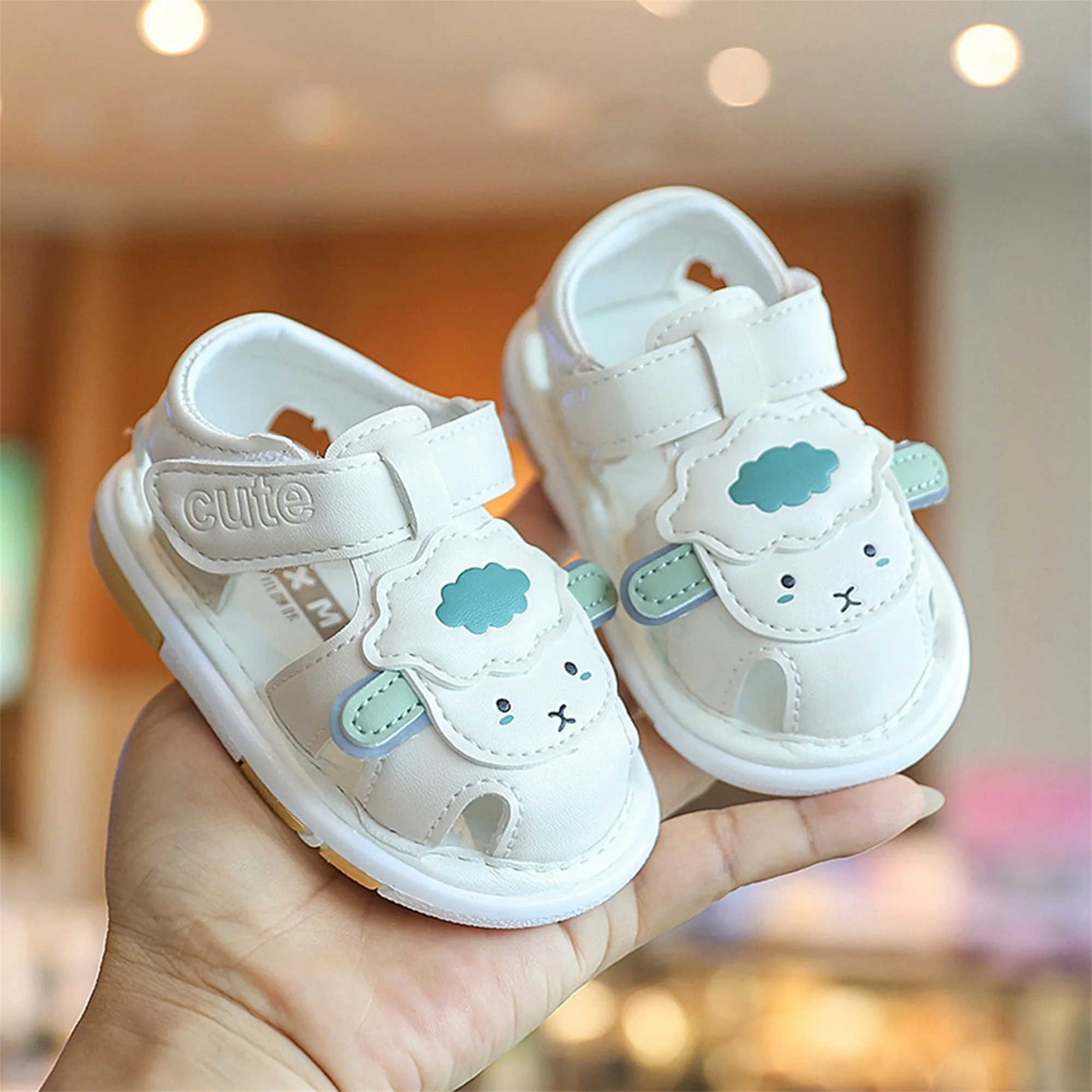 Adorable Toddler Closed Toe Squeaking Sandals with Fun Cartoon Animal Design Non-Slip Sole and Cute Style for Summer
Adorable Toddler Closed Toe Squeaking Sandals with Fun Cartoon Animal Design Non-Slip Sole and Cute Style for Summer