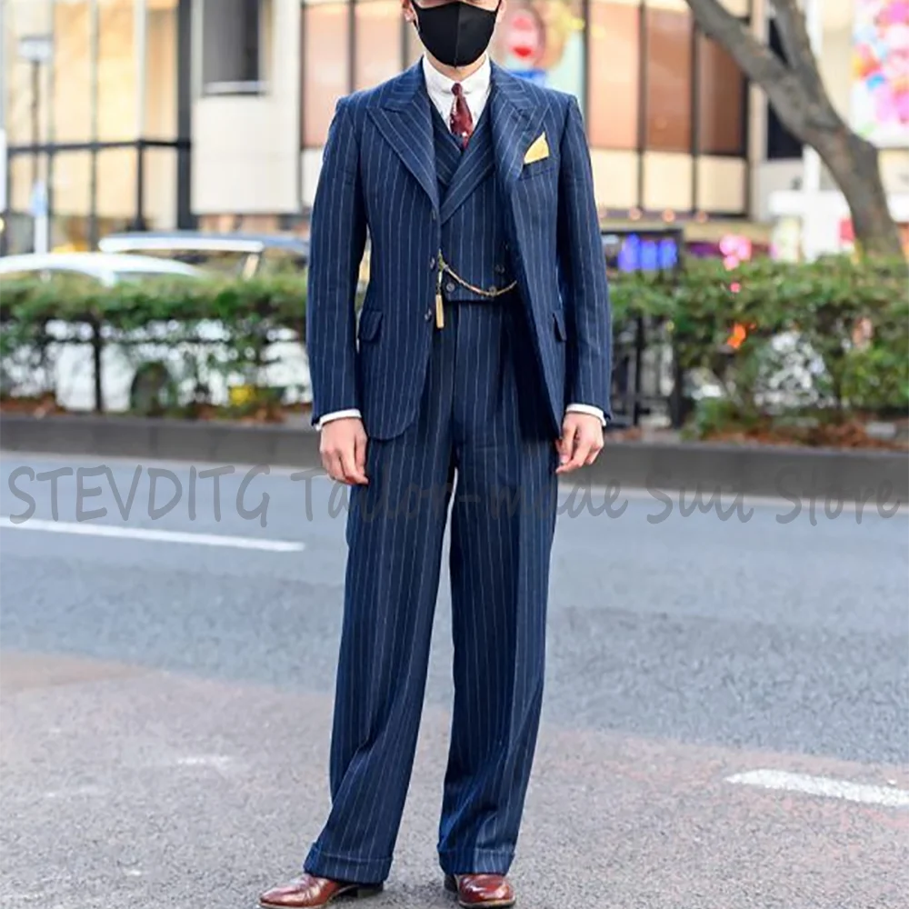 Navy Blue Striped Men Suit 3 Piece Vintage Classic Single Breasted Peak Lapel Formal Outfit for Business Prom Retro Events
Navy Blue Striped Men Suit 3 Piece Vintage Classic Single Breasted Peak Lapel Formal Outfit for Business Prom Retro Events