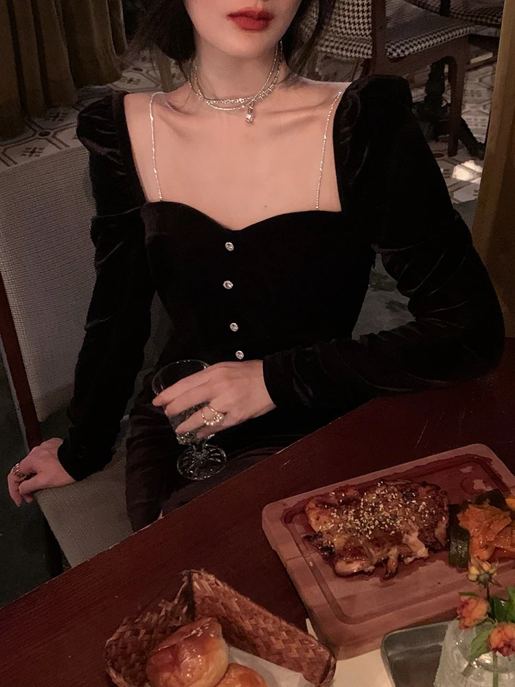 Элегантное черное бархатное вечернее платье для женщин, для дня рождения, бала, с завышенной талией, на молнии, с длинными рукавами
Элегантное черное бархатное вечернее платье для женщин, для дня рождения, бала, с завышенной талией, на молнии, с длинными рукавами