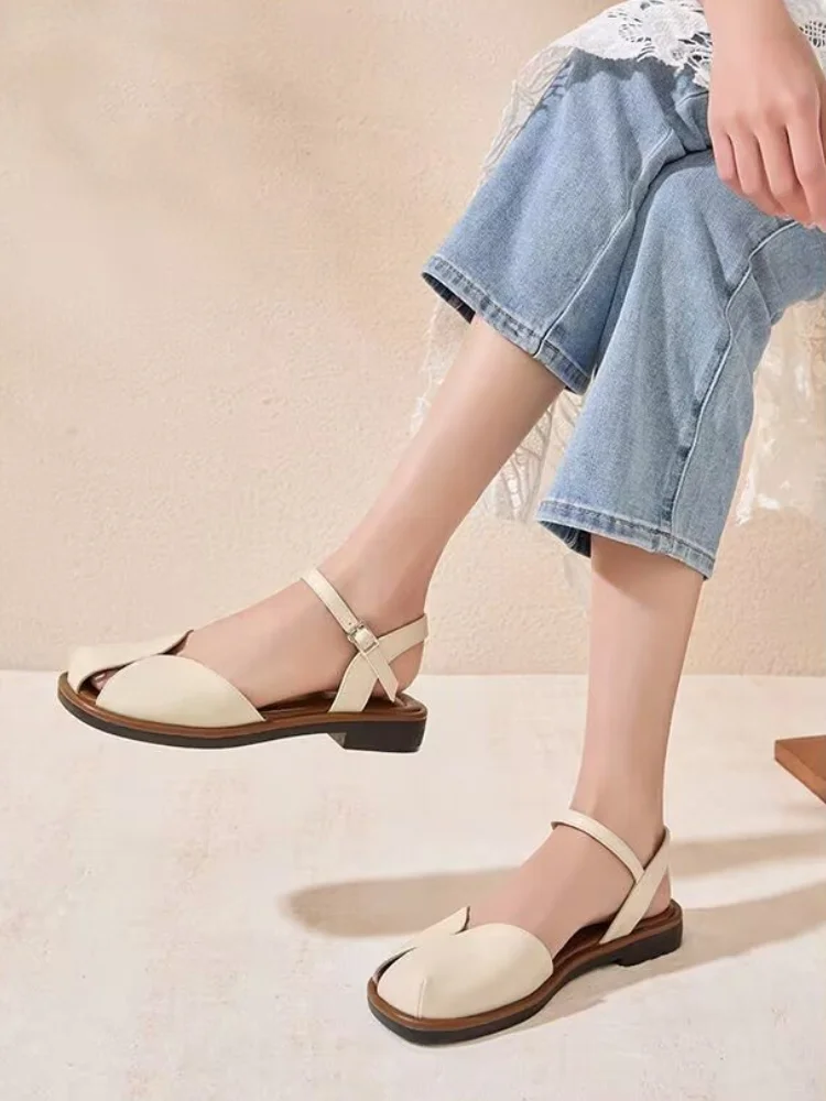 Women Vintage Closed Toe Back Strap Sandals, British Square Toe Flat Roman Shoes, Wide Fit Outdoor Slip On Mules
Women Vintage Closed Toe Back Strap Sandals, British Square Toe Flat Roman Shoes, Wide Fit Outdoor Slip On Mules