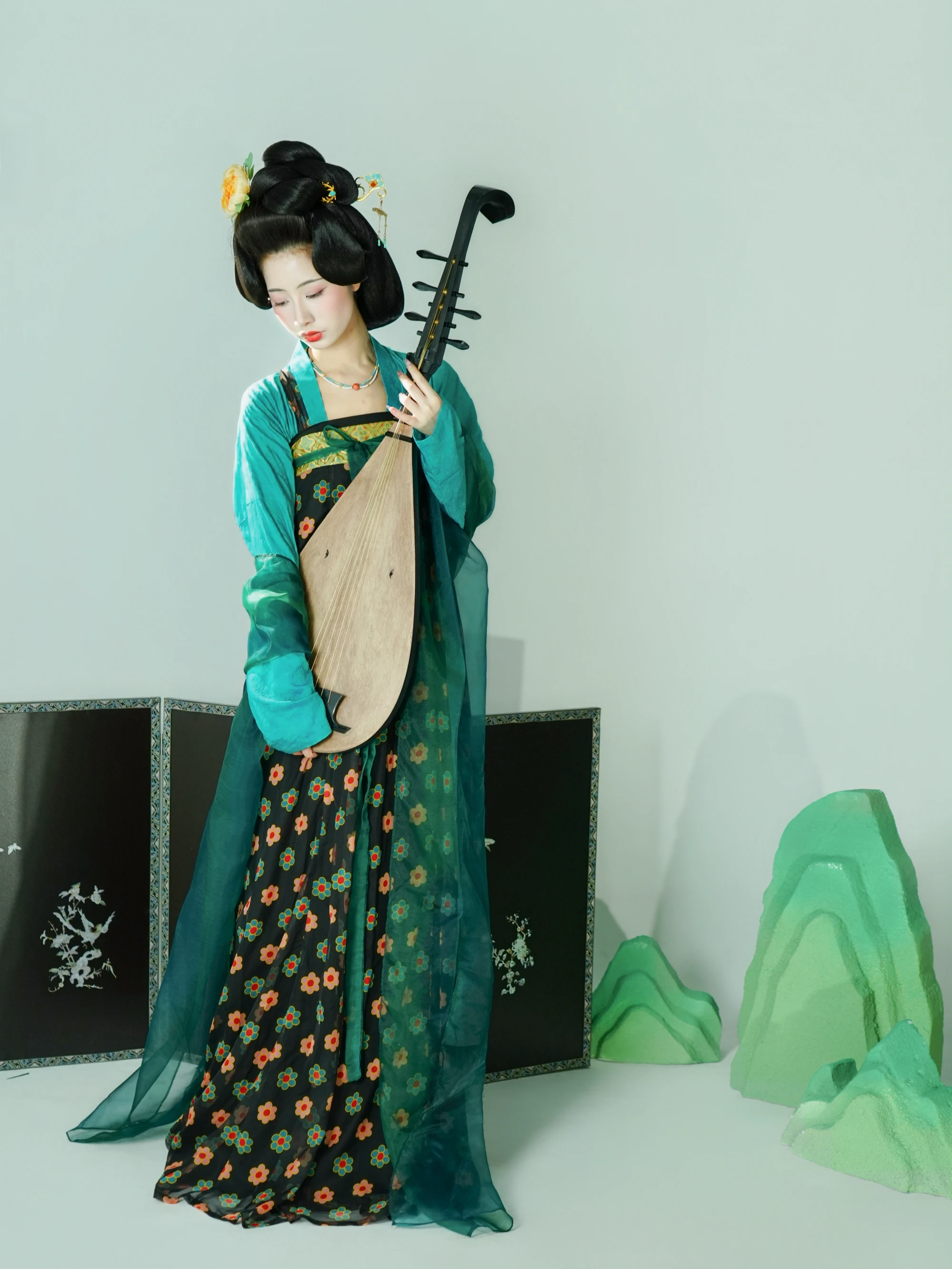 Золотая заколка для волос, комплект «Воспоминания» в стиле Тан, юбка до груди, женский ханьфу, зимняя коллекция
Золотая заколка для волос, комплект «Воспоминания» в стиле Тан, юбка до груди, женский ханьфу, зимняя коллекция