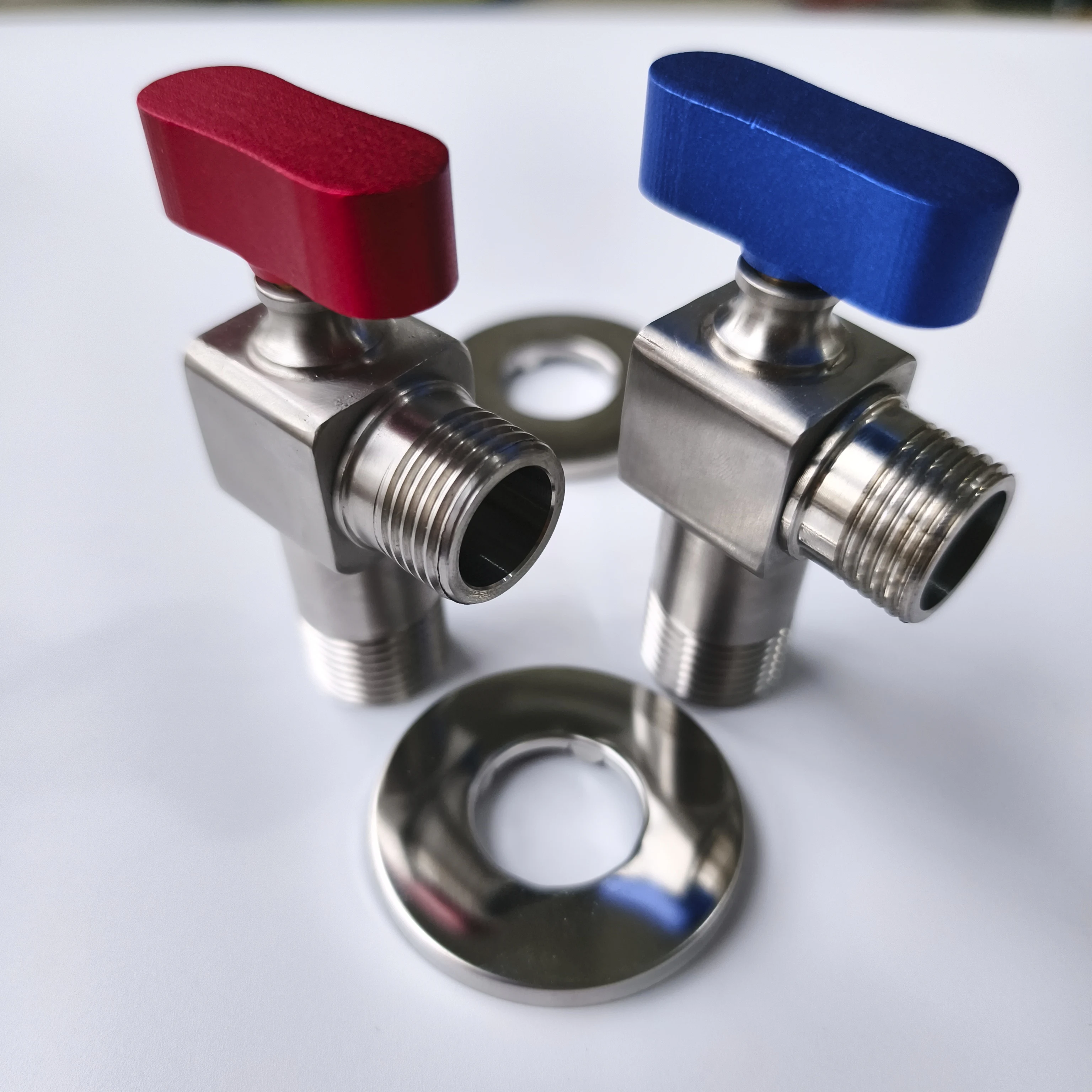 Stainless steel hot and cold water angle valve, high flow leak-proof, threaded globe control valve
Stainless steel hot and cold water angle valve, high flow leak-proof, threaded globe control valve