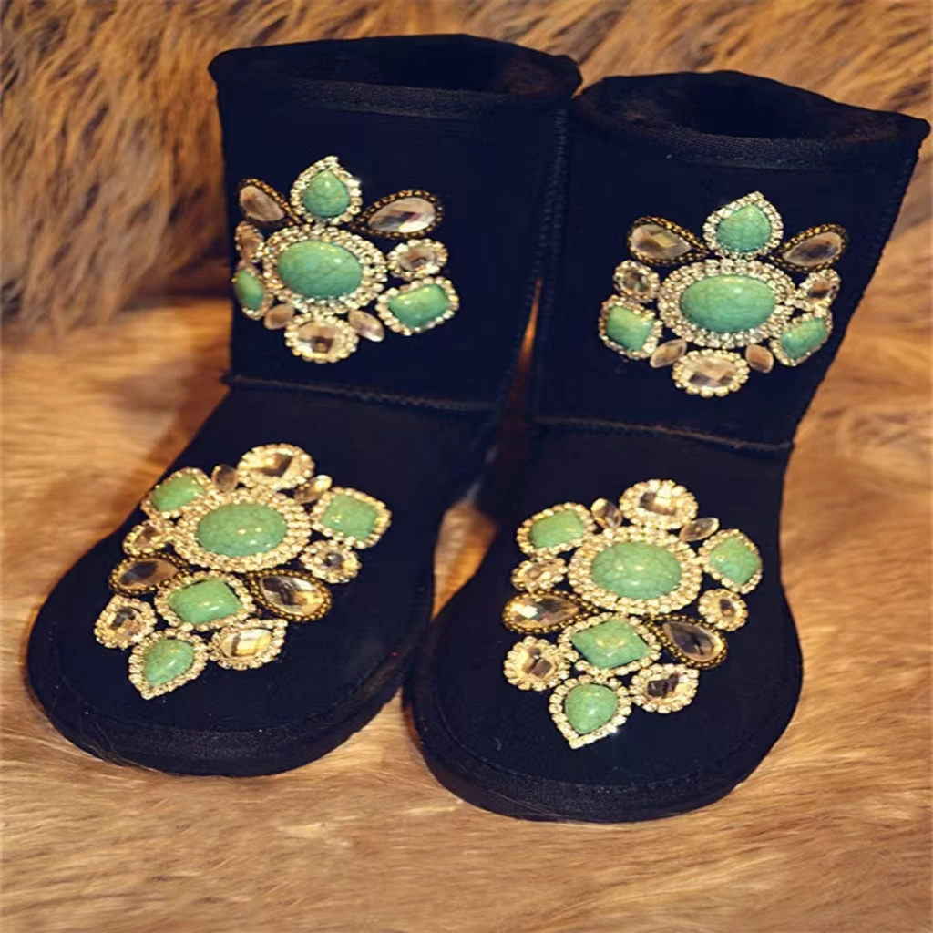 Hand custom fur integrated design super flash diamond luxury mid-tube snow boots women's large size cotton shoes 35-44
Hand custom fur integrated design super flash diamond luxury mid-tube snow boots women's large size cotton shoes 35-44