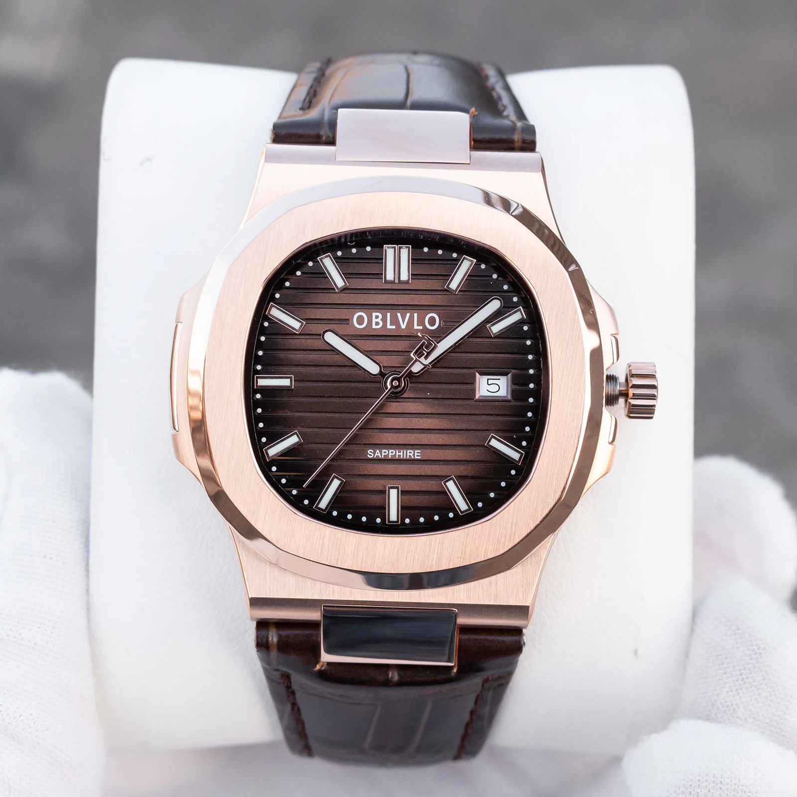 OBLVLO Men's Luxury Watch Rose Gold Brown Dial Square Swiss Quartz Luminous Hands Sapphire Crystal Brown Leather Strap FM-YWL
OBLVLO Men's Luxury Watch Rose Gold Brown Dial Square Swiss Quartz Luminous Hands Sapphire Crystal Brown Leather Strap FM-YWL