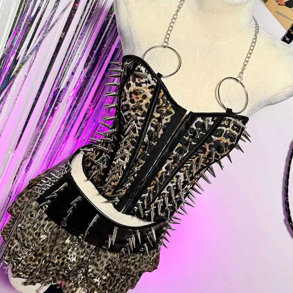 Hand Made Trendy O Ring Punk Rock Y2K TOPS Gothic Club Wear Studded Rivet E-Girls Harajuku Emo Grunge Chain Eco Kawaii Goth DIY
Hand Made Trendy O Ring Punk Rock Y2K TOPS Gothic Club Wear Studded Rivet E-Girls Harajuku Emo Grunge Chain Eco Kawaii Goth DIY