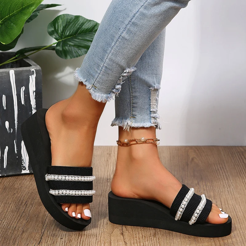 Pearls To Decorate Slippers Woman Summer Wedge High Heel Sandals for Women Daily Lightweight Soft Bottom Non Slip Slides Mujer
Pearls To Decorate Slippers Woman Summer Wedge High Heel Sandals for Women Daily Lightweight Soft Bottom Non Slip Slides Mujer