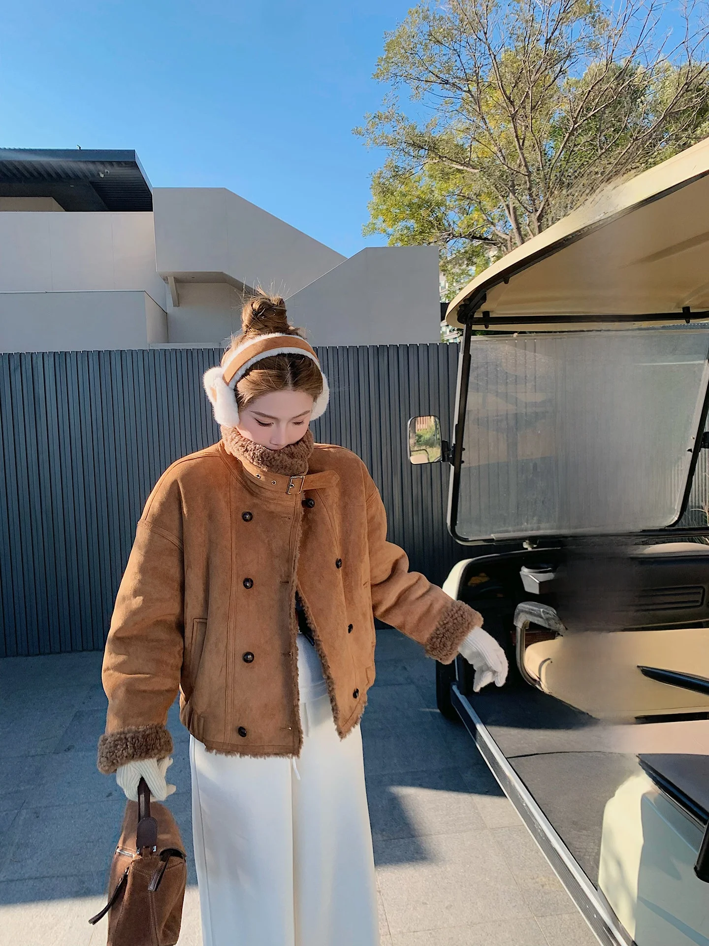 Женская романтическая куртка-шуба Kameleo из искусственного меха, больших размеров, свободного кроя, коричневая, с эффектом стройности, из искусственной кожи, для женщин
Женская романтическая куртка-шуба Kameleo из искусственного меха, больших размеров, свободного кроя, коричневая, с эффектом стройности, из искусственной кожи, для женщин