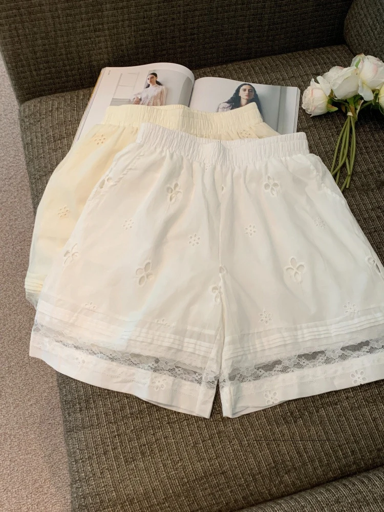Hollow lace patchwork wide leg shorts women's summer 2025 new style gentle high waist slimming versatile casual pants
Hollow lace patchwork wide leg shorts women's summer 2025 new style gentle high waist slimming versatile casual pants