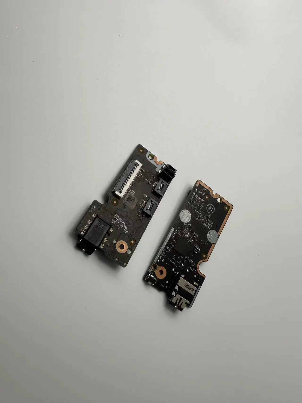 ORIGINAL STOCK FOR novo Legion Go Z1 Extreme 8APU1 Audio board 76080-2-30 E170968 FUNCITONAL
ORIGINAL STOCK FOR novo Legion Go Z1 Extreme 8APU1 Audio board 76080-2-30 E170968 FUNCITONAL