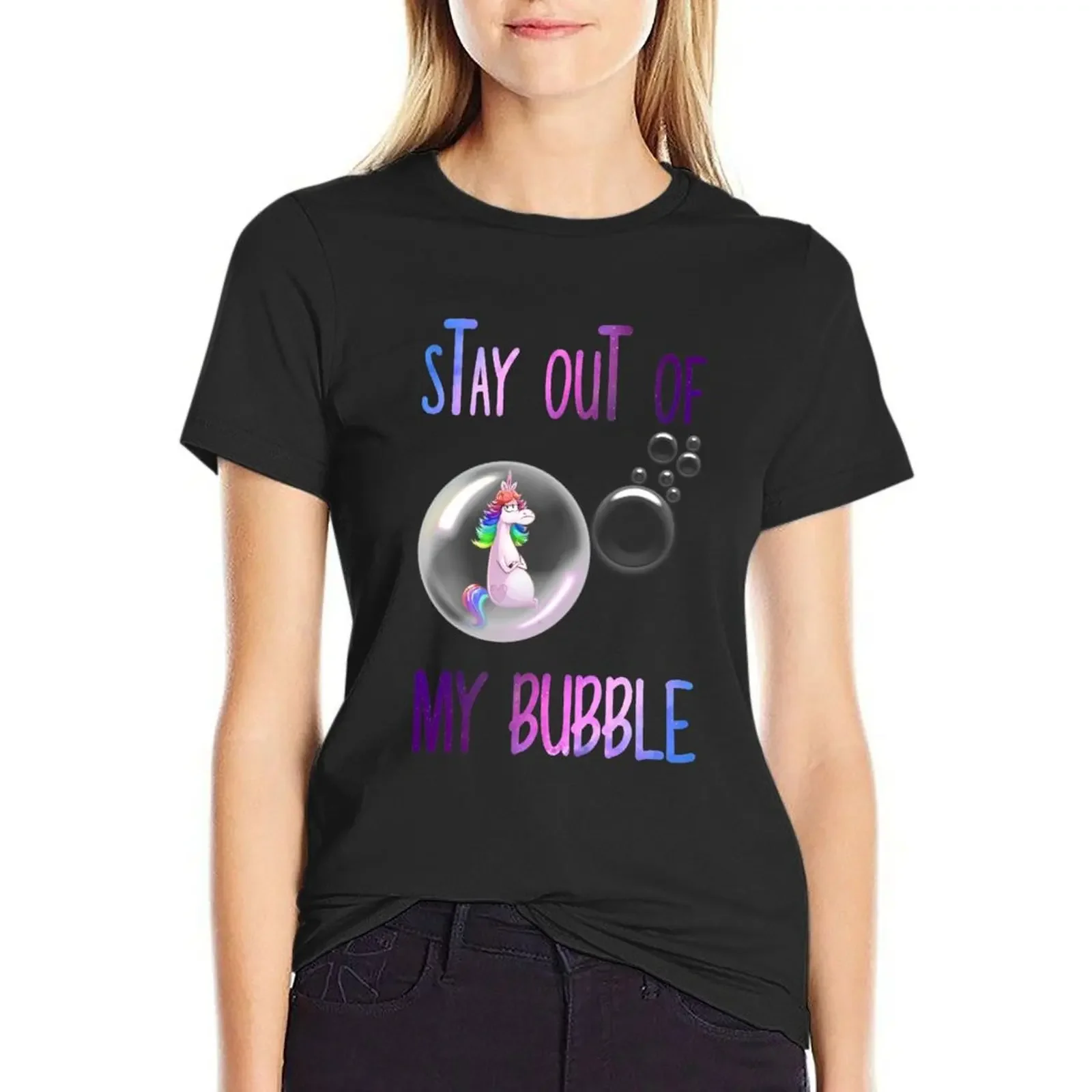 Футболка с единорогом Rainbow Stay Out Of My Bubble, простая женская хлопковая футболка с изображением принца для забавных животных
Футболка с единорогом Rainbow Stay Out Of My Bubble, простая женская хлопковая футболка с изображением принца для забавных животных