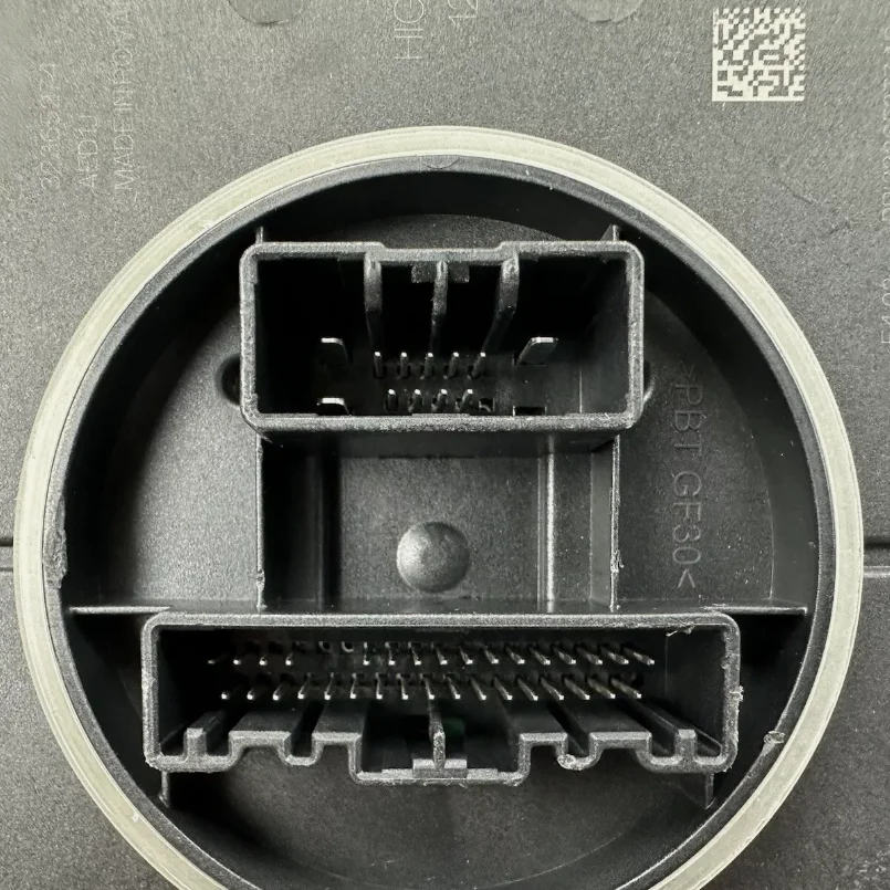 32365274 LED headlight control module headlight ballast module is suitable for Volvo S60, S90, V60, XC40, XC60, XC90 models
32365274 LED headlight control module headlight ballast module is suitable for Volvo S60, S90, V60, XC40, XC60, XC90 models