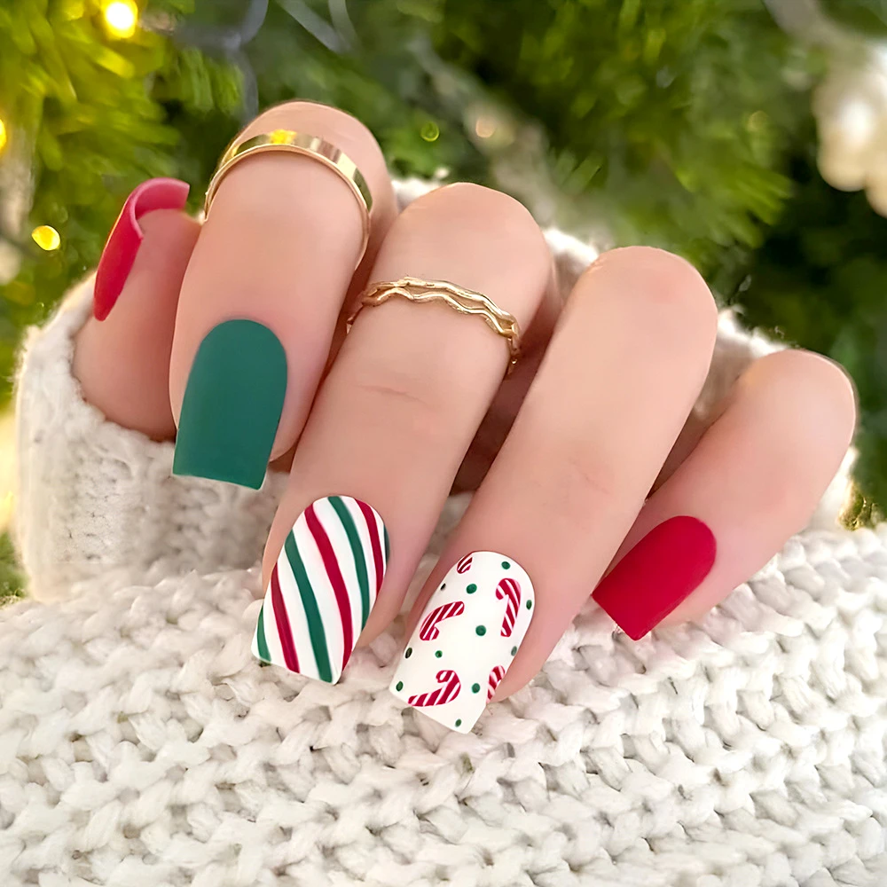 24Pcs+1pcs Jelly Glue Xmas Short Square False Nails Red&Green Color matching Christmas French Press on Nail Full Cover Fake Nail
24Pcs+1pcs Jelly Glue Xmas Short Square False Nails Red&Green Color matching Christmas French Press on Nail Full Cover Fake Nail