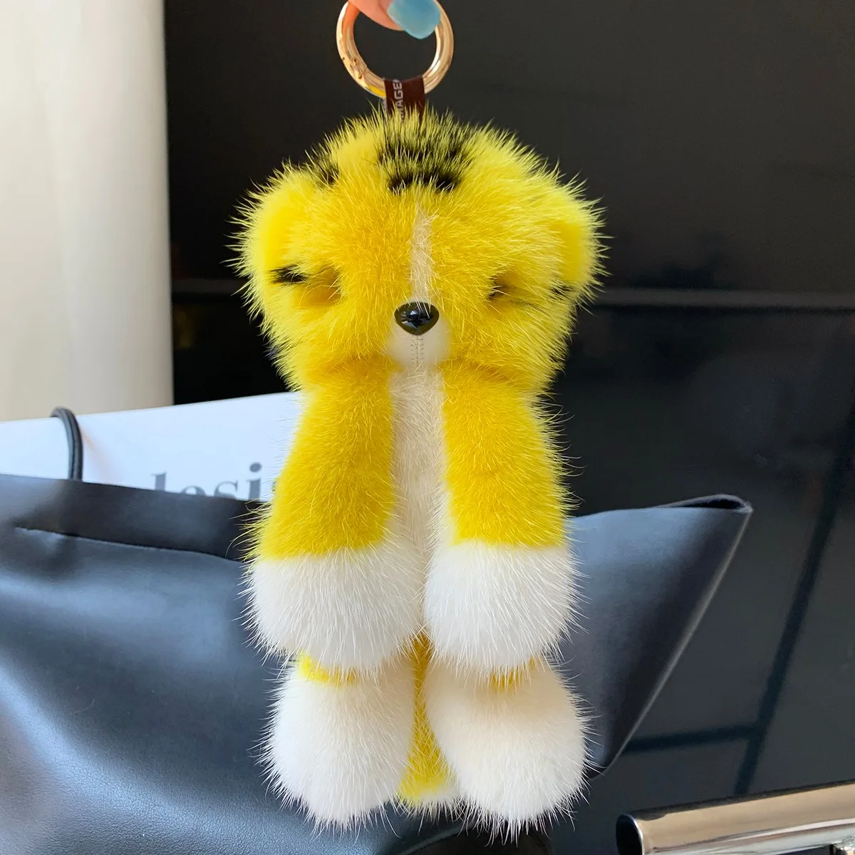 Tiger Fluffy Keychain Animal Soft Real Mink Fur Keychain Bag Charm Key Ring Cute Decorative Accessory For Bag Purse Backpack
Tiger Fluffy Keychain Animal Soft Real Mink Fur Keychain Bag Charm Key Ring Cute Decorative Accessory For Bag Purse Backpack