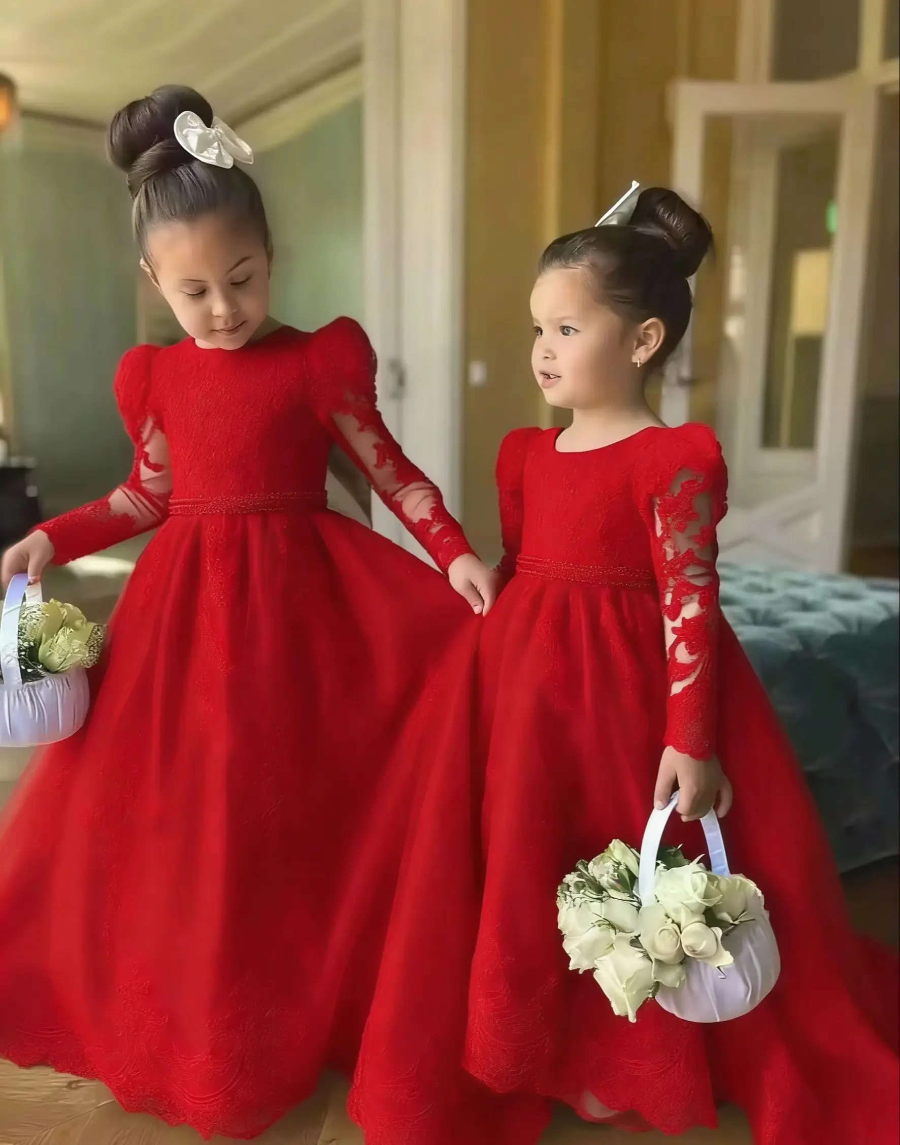 Simply First Communion Gown Full Lace Applique Sleeve With Bow Girls Birthday Party Flower Girl Dress For Wedding Customized
Simply First Communion Gown Full Lace Applique Sleeve With Bow Girls Birthday Party Flower Girl Dress For Wedding Customized