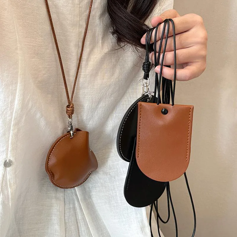 Retro Solid Color Leather Neck Hanging Sunglasses Clip Glasses Chain Storage Necklace Women's Hanging Rope Sweater Chain
Retro Solid Color Leather Neck Hanging Sunglasses Clip Glasses Chain Storage Necklace Women's Hanging Rope Sweater Chain