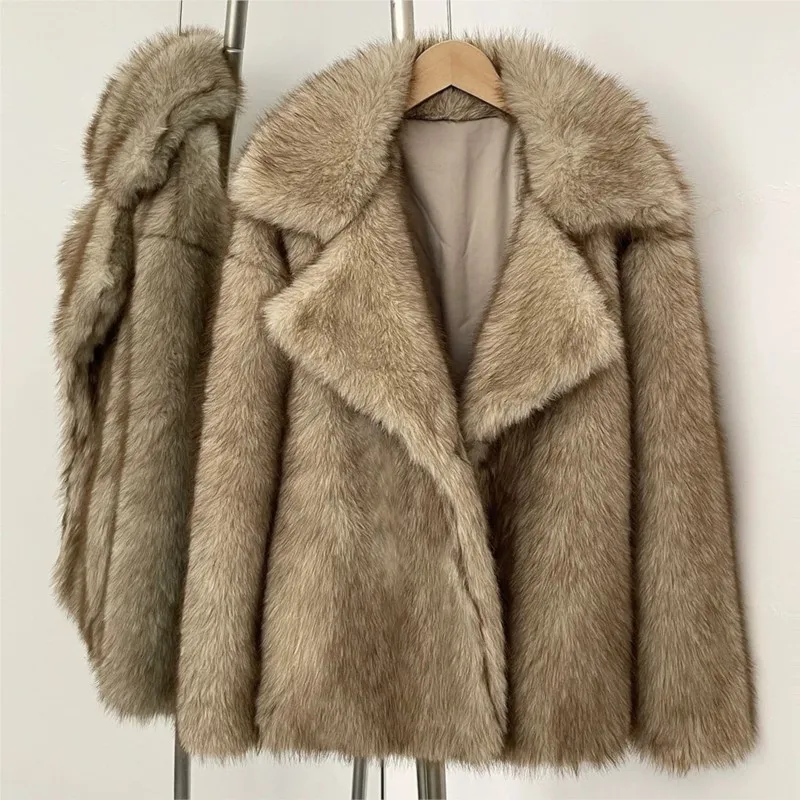 2025 Winter Women's Faux Fox Fur Long Sleeve Suit Coat Keep Warm Solid Color Faux Fur Loose Medium Style Coats Furry Tops
2025 Winter Women's Faux Fox Fur Long Sleeve Suit Coat Keep Warm Solid Color Faux Fur Loose Medium Style Coats Furry Tops