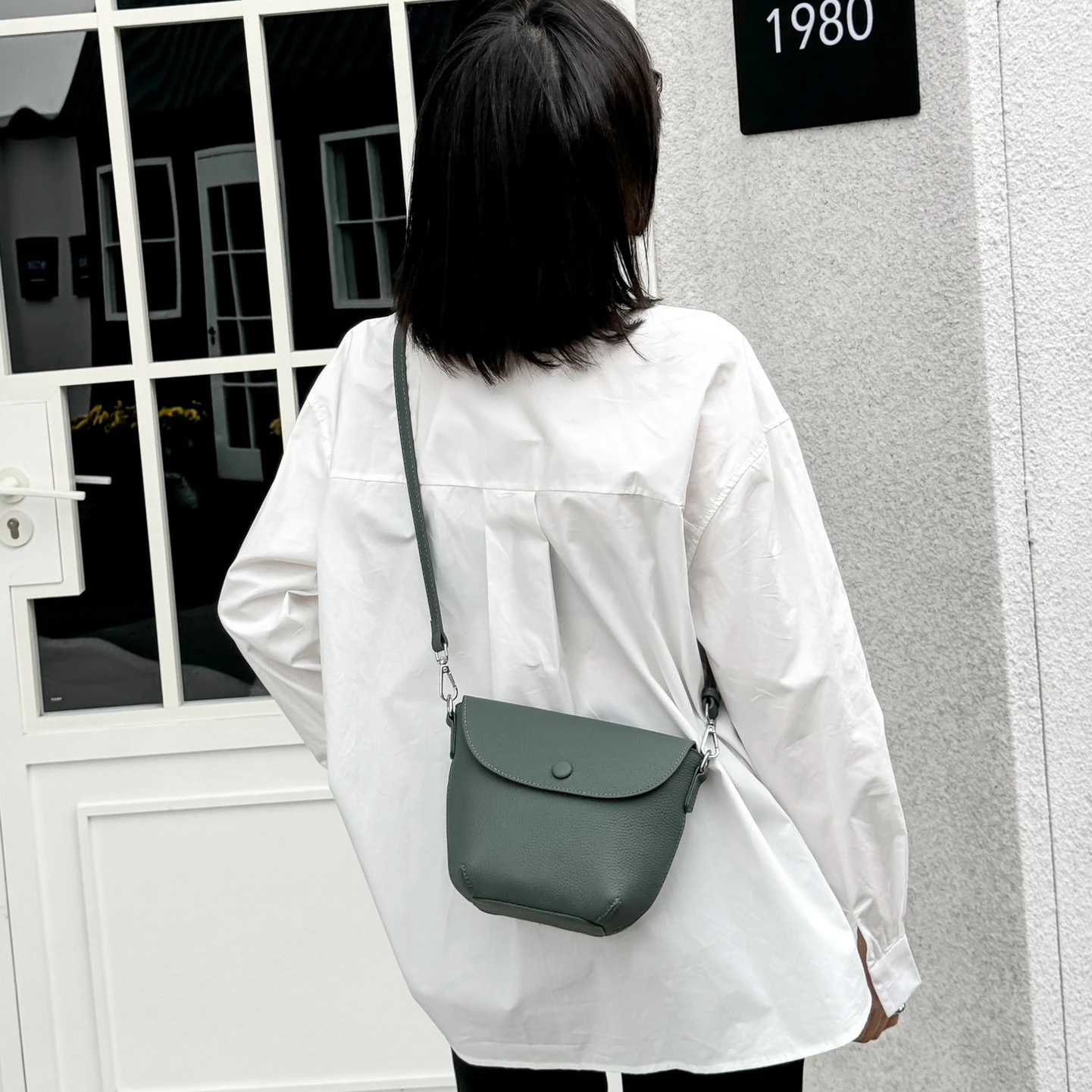 2023 летняя новая женская маленькая сумка через плечо/сумка из натуральной кожи — минималистичный, легкий и универсальный кошелек для телефона