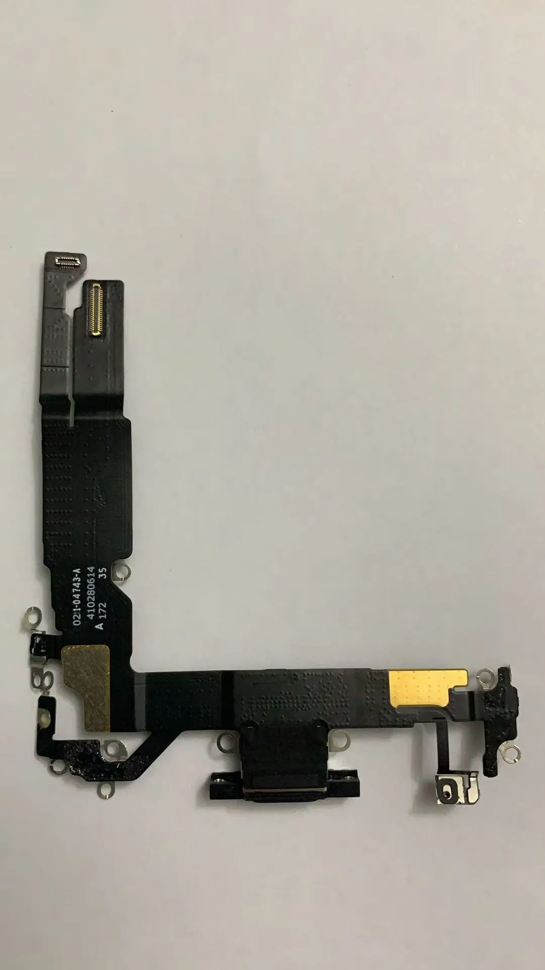 Оптовая продажа, использованный оригинальный USB-порт для зарядного устройства, гибкий кабель для iPhone 16.
Оптовая продажа, использованный оригинальный USB-порт для зарядного устройства, гибкий кабель для iPhone 16.