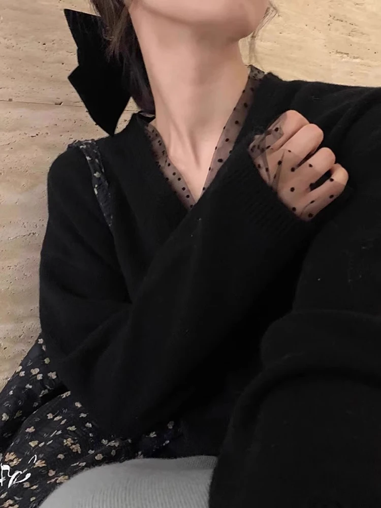 New Advanced Polka Dot Mesh Splice V Neck Furry Knitted Sweater Women's Autumn Winter Base Shirt Straight Tube Style Long Sleeve
New Advanced Polka Dot Mesh Splice V Neck Furry Knitted Sweater Women's Autumn Winter Base Shirt Straight Tube Style Long Sleeve