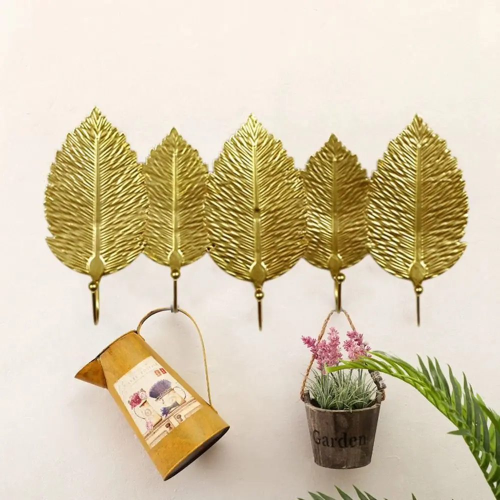 European Style Metal Leaf Shape Hook Rust-proof Simple Golden Hanging Rack Exquisite Nordic Decorative Hook Single Coat Decor
European Style Metal Leaf Shape Hook Rust-proof Simple Golden Hanging Rack Exquisite Nordic Decorative Hook Single Coat Decor