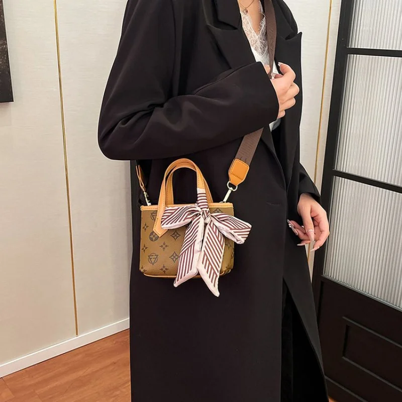 Женская сумка-мессенджер из тонкой кожи, повседневная простая винтажная и парижская высококачественная повседневная сумка
Женская сумка-мессенджер из тонкой кожи, повседневная простая винтажная и парижская высококачественная повседневная сумка