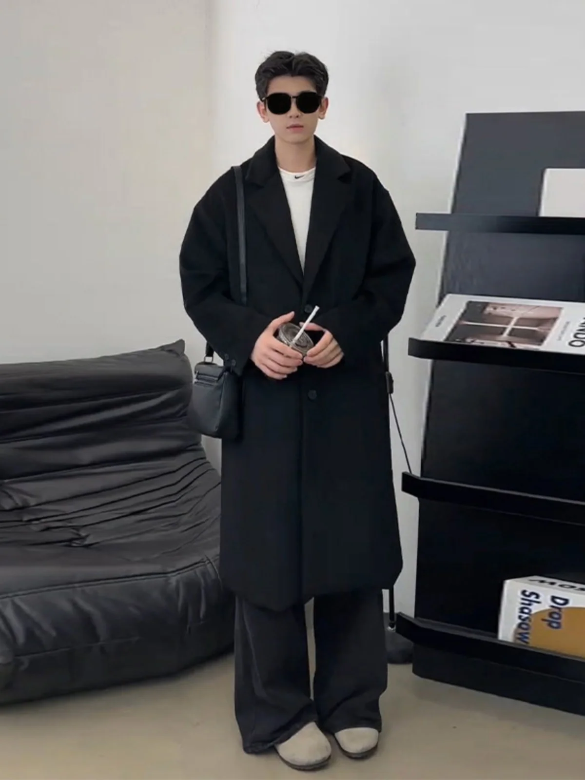 Thiened Long Bla Woolen Coat for Men lectual Sle Korean Briti Faion Windbreaker Jaet Warm Winter Outerwear
Thiened Long Bla Woolen Coat for Men lectual Sle Korean Briti Faion Windbreaker Jaet Warm Winter Outerwear